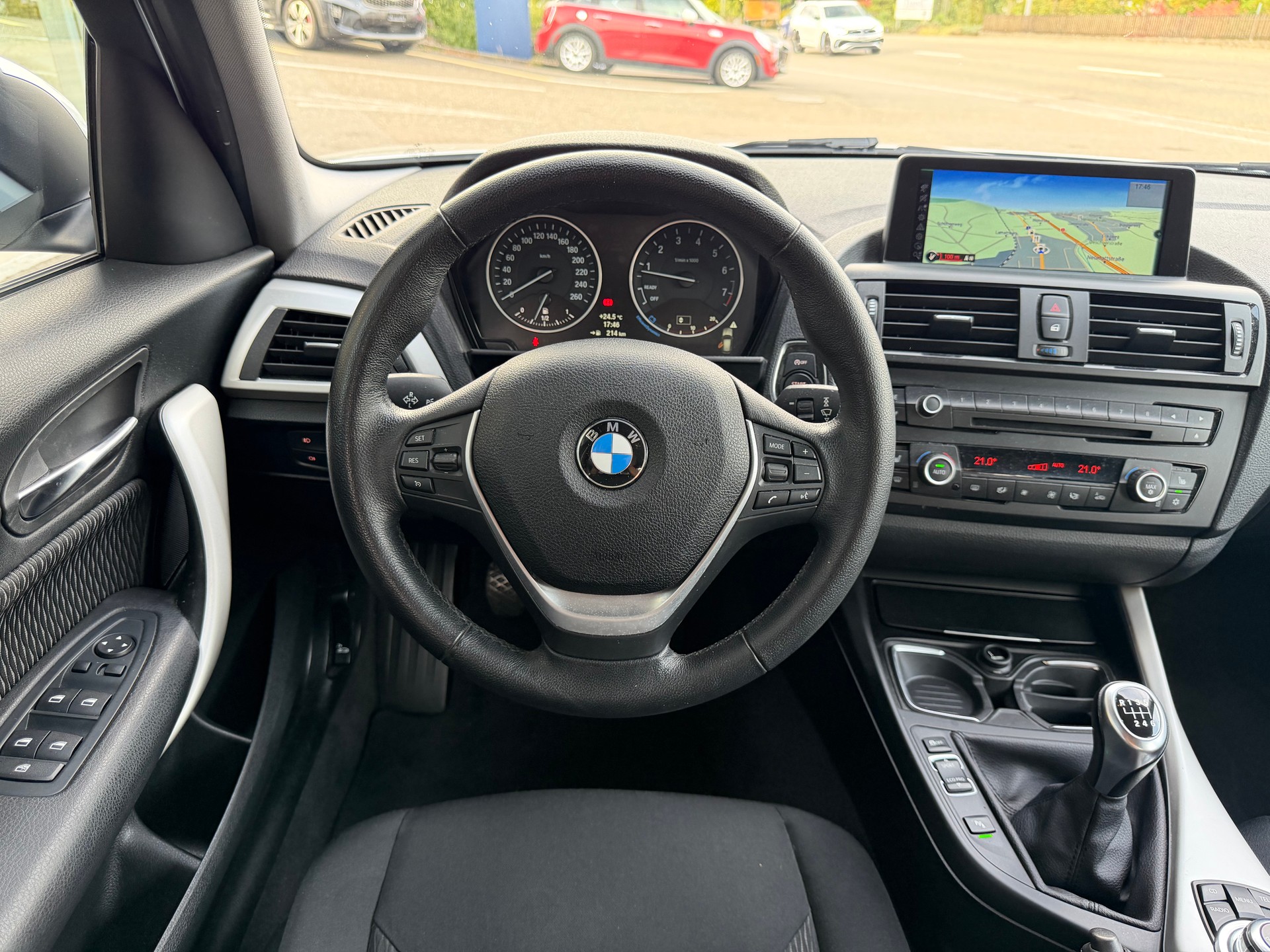 BMW 116i-image-12