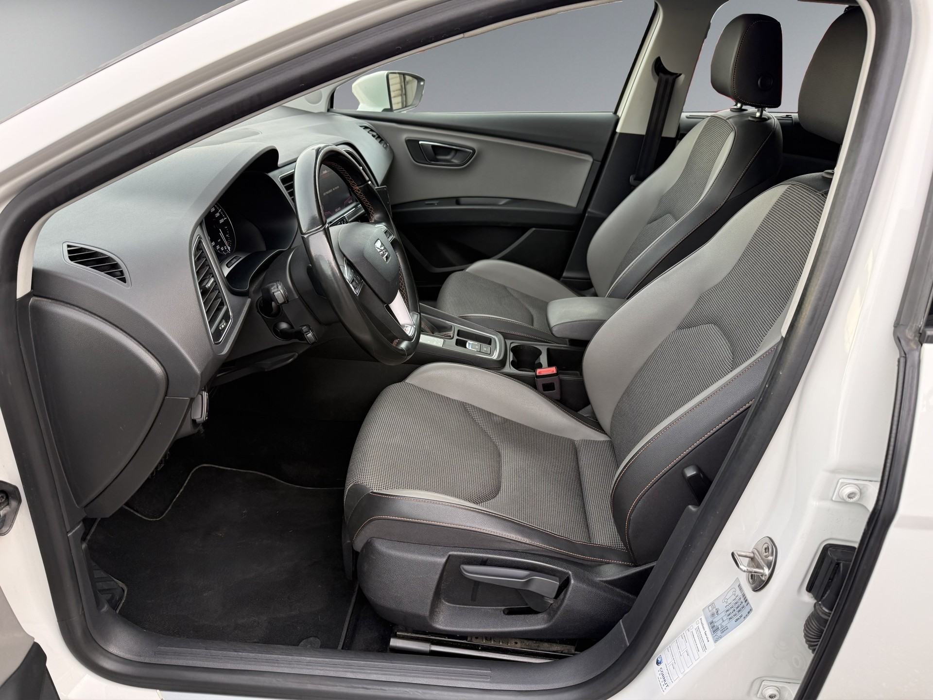 SEAT Leon ST 2.0 TDI CR X-Perience 4Drive DSG-image-8