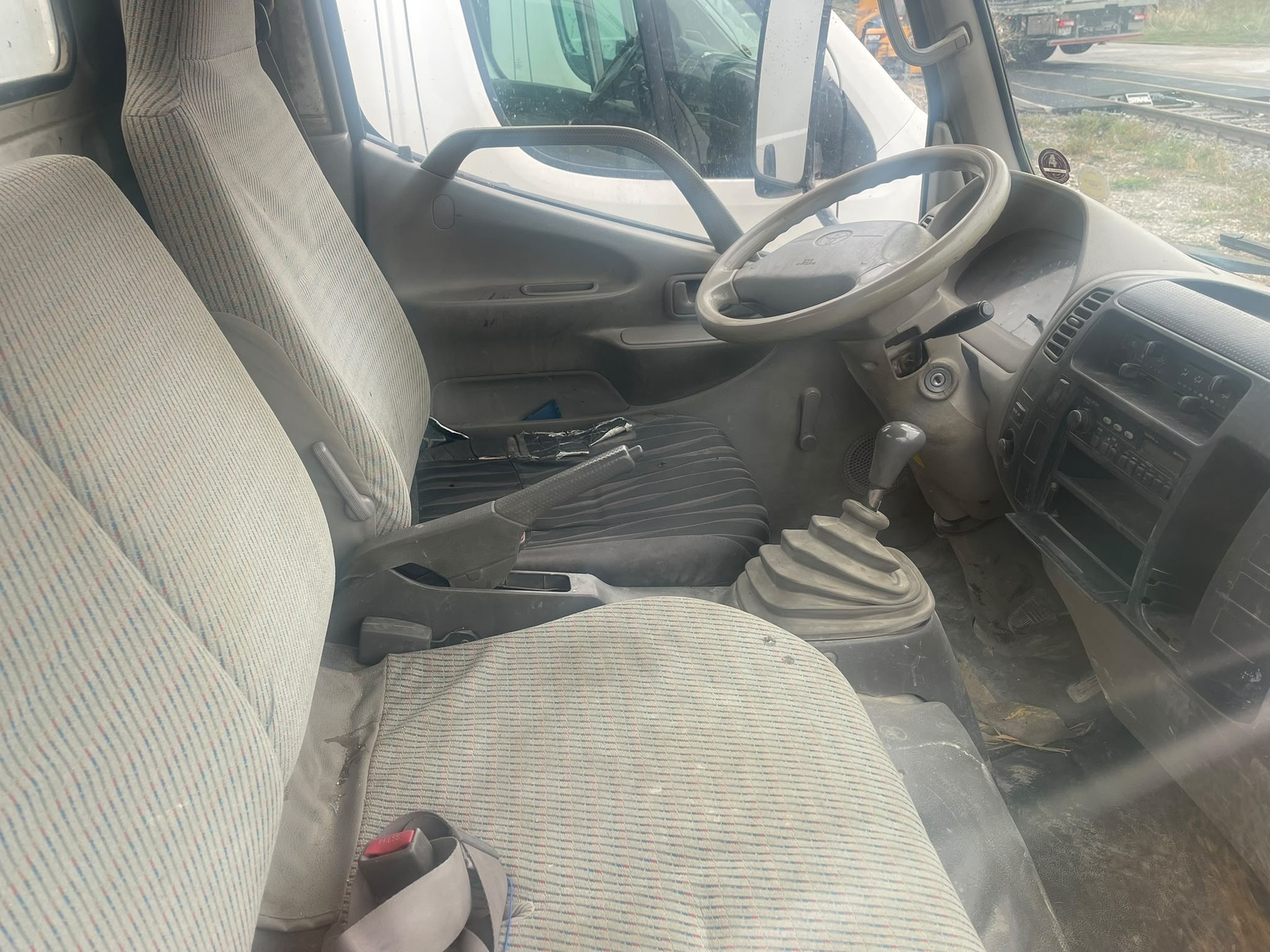 TOYOTA Dyna 150 2.5D-4D-image-6