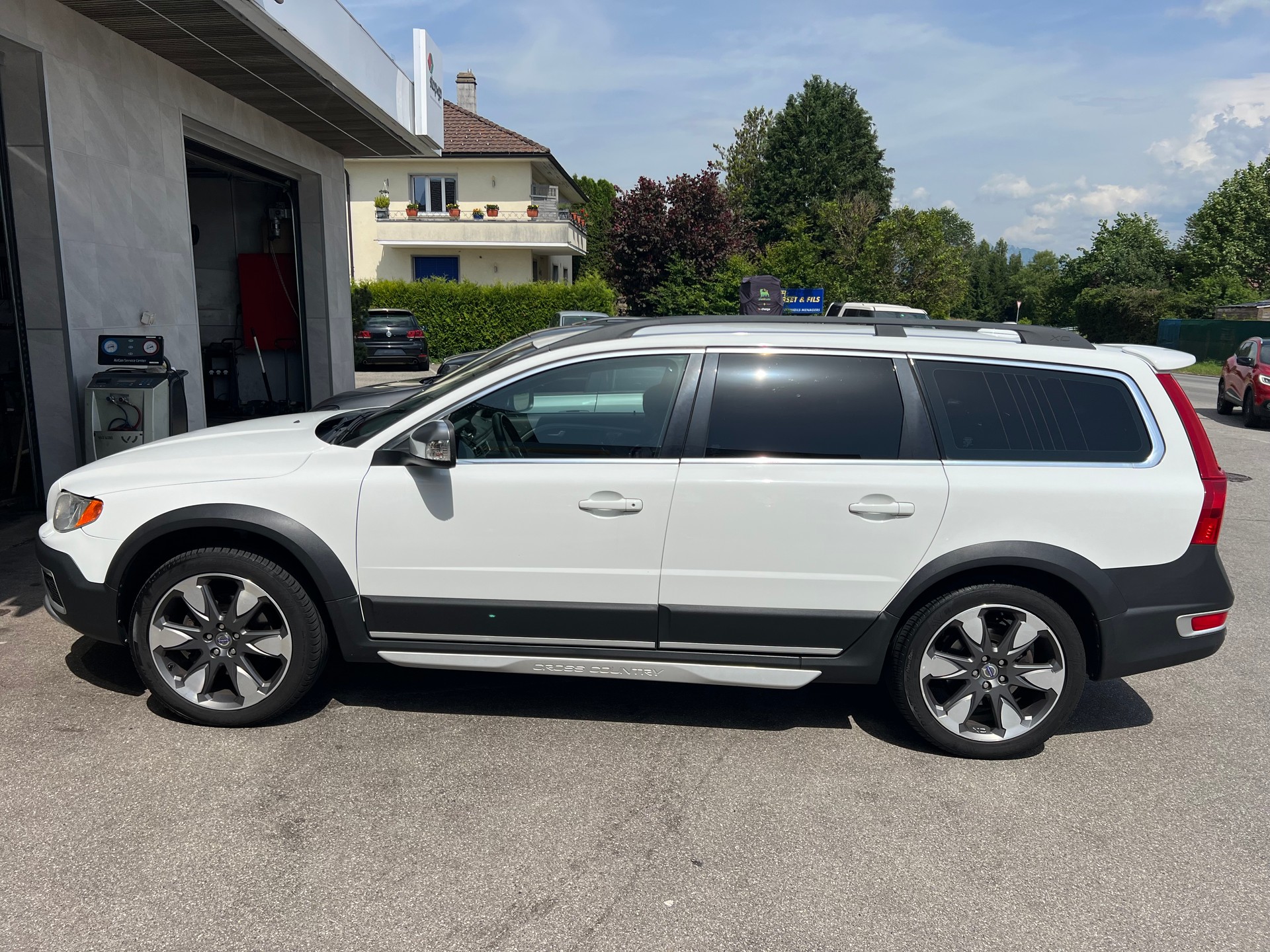 VOLVO 2.4 D4 Momentum AWD-image-5