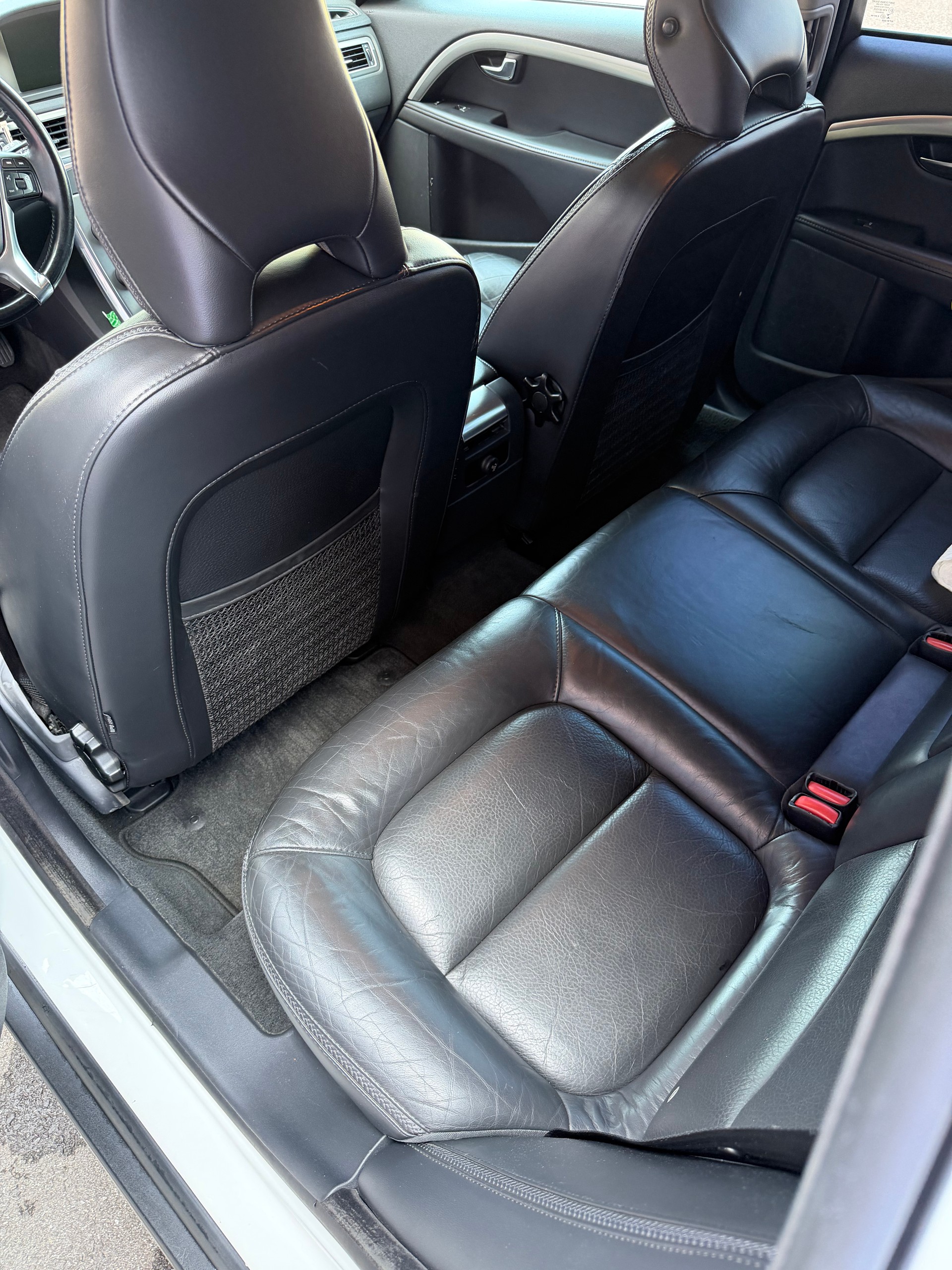 VOLVO 2.4 D4 Momentum AWD-image-4