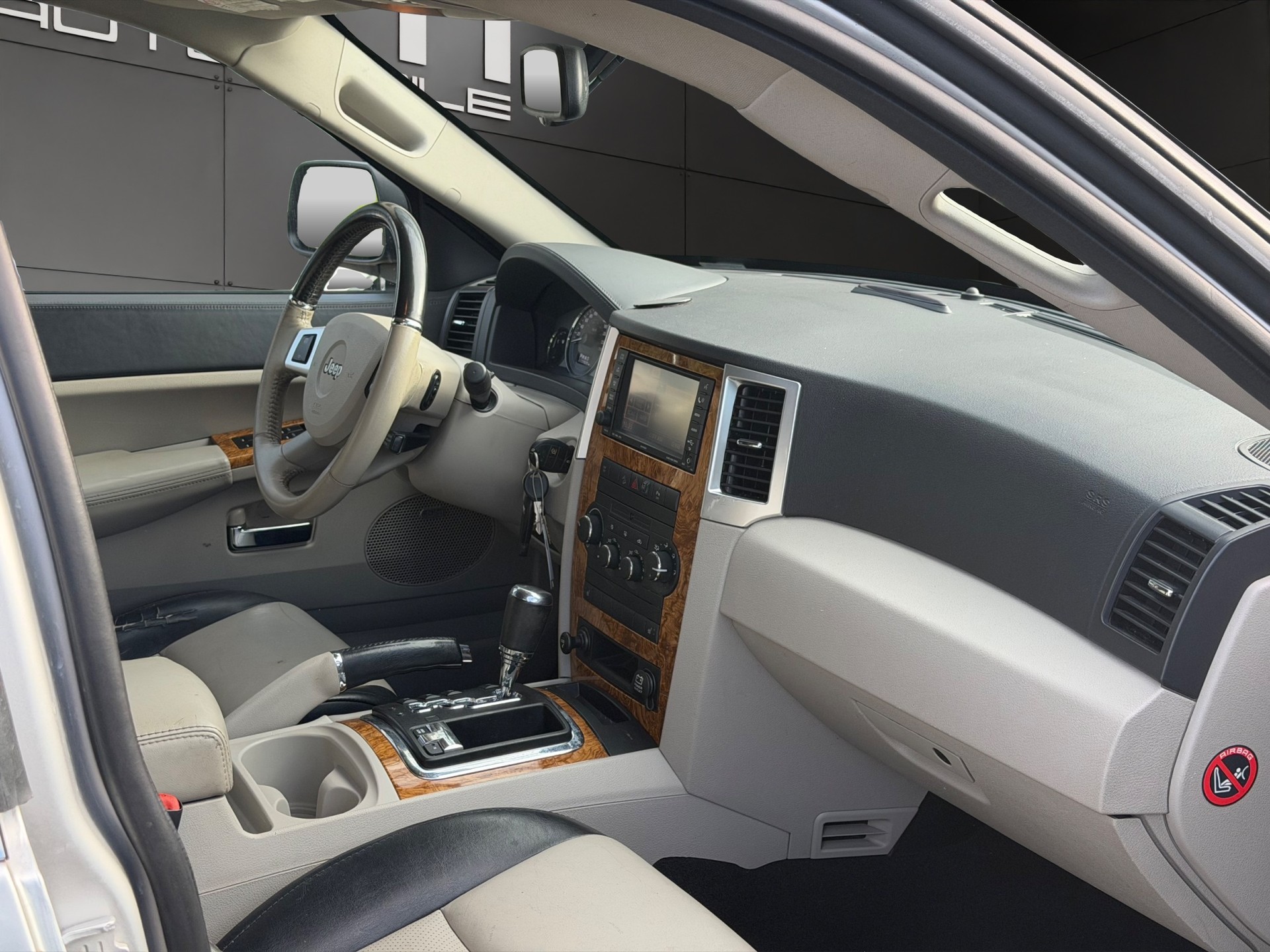 JEEP Grand Cherokee 3.0 CRD Laredo Automatic-image-20