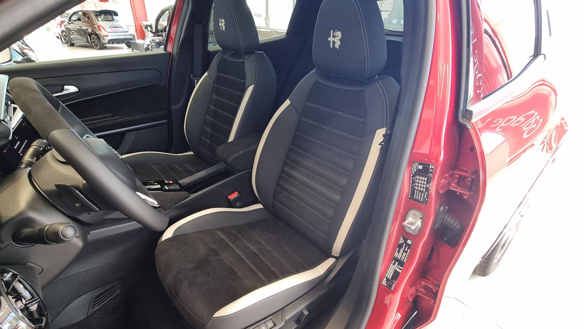 ALFA ROMEO Junior 1.2 Sport Speciale Tech & Sky MY 26-image-19