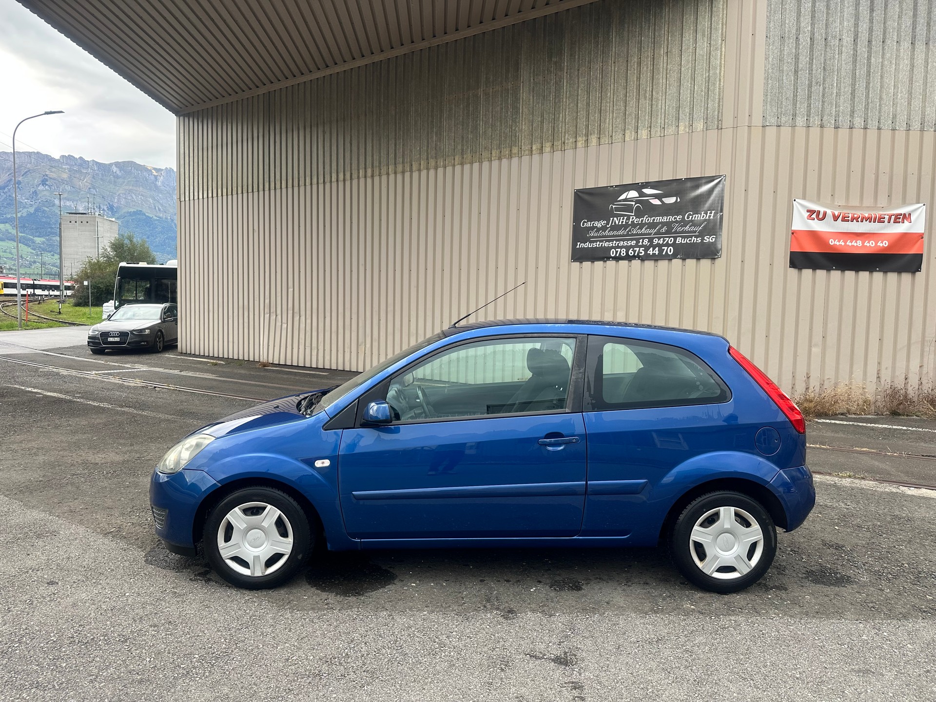 FORD Fiesta 1.4 16V Ambiente-image-3