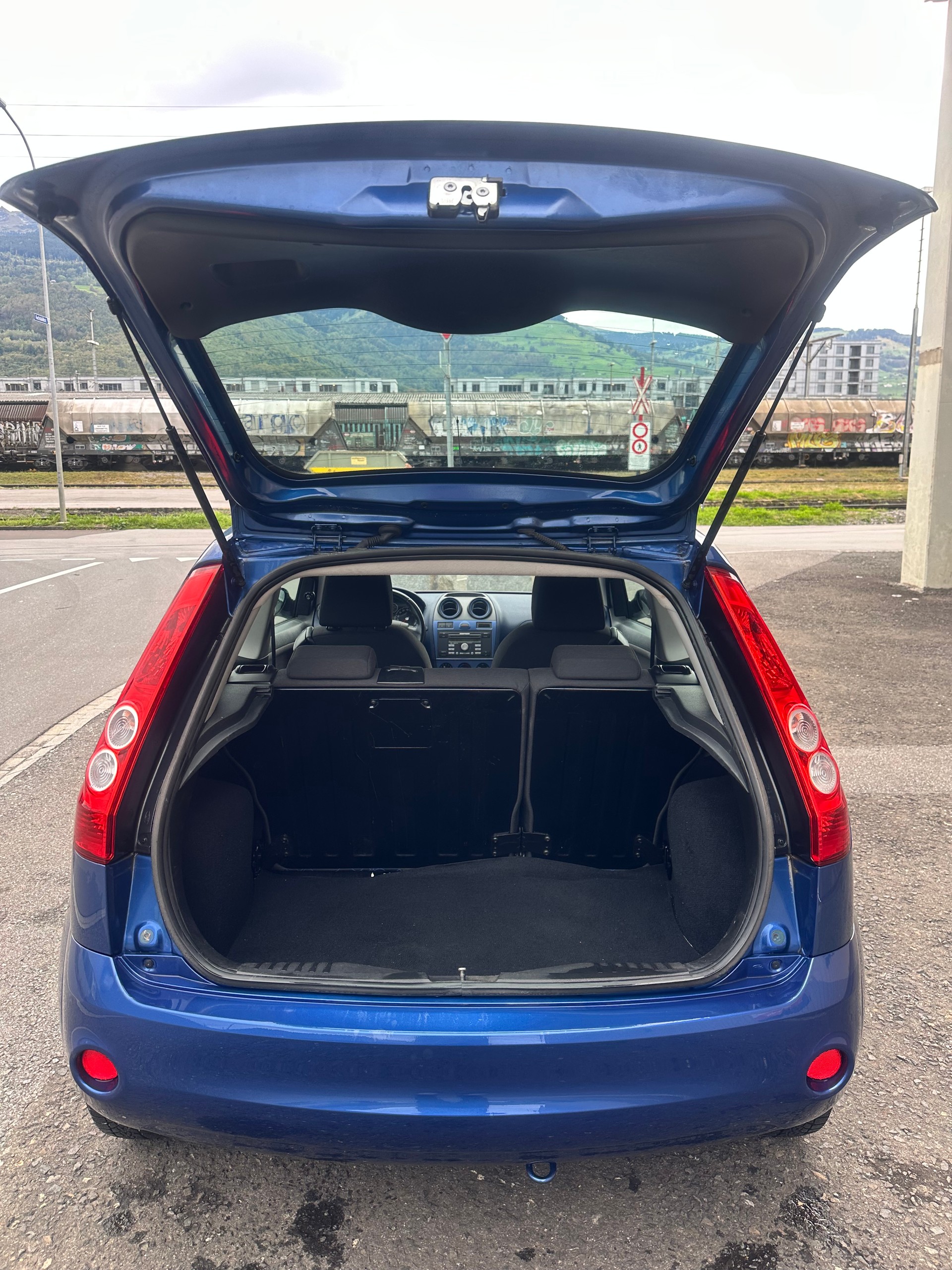 FORD Fiesta 1.4 16V Ambiente-image-6