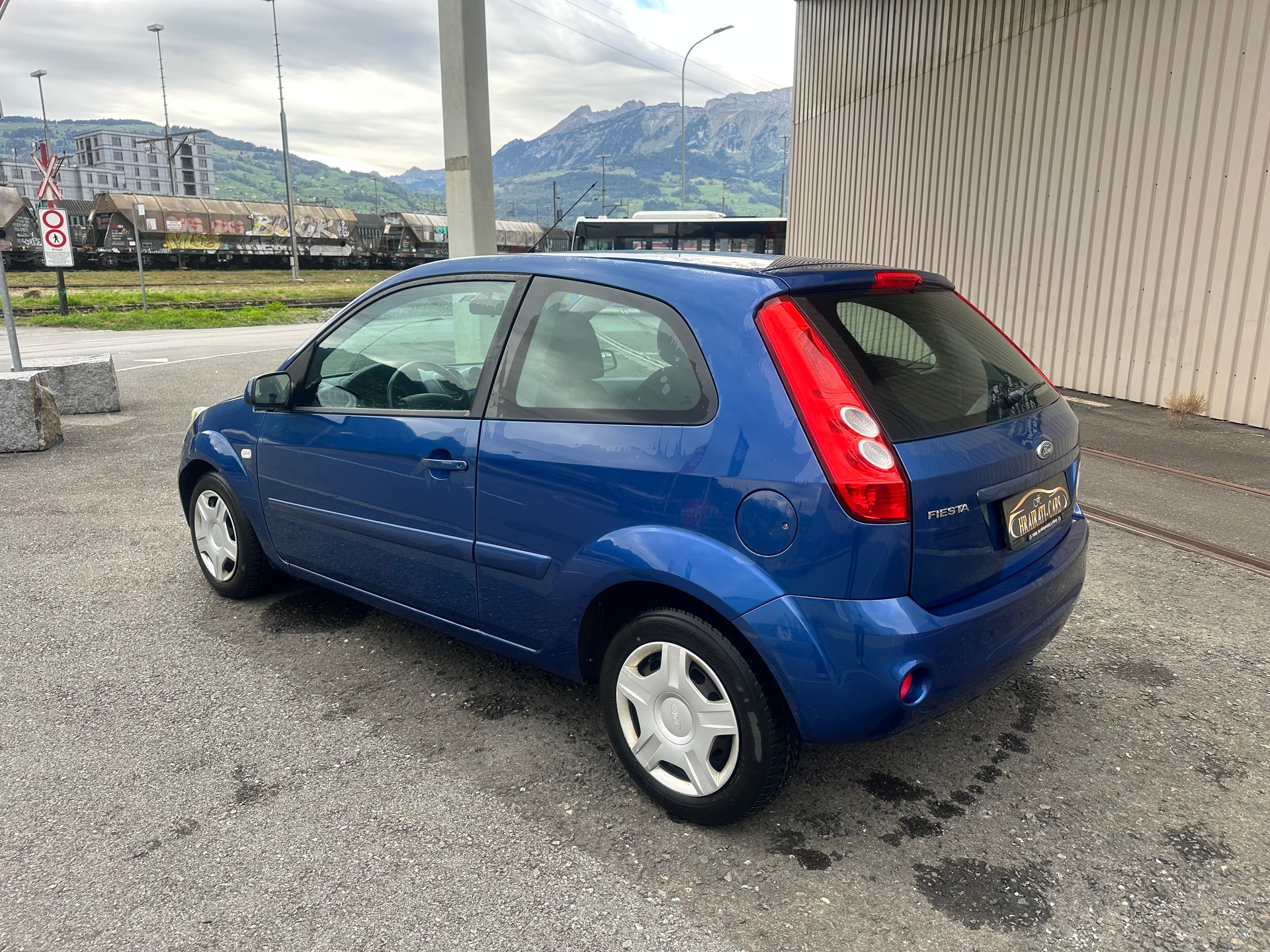FORD Fiesta 1.4 16V Ambiente-image-4