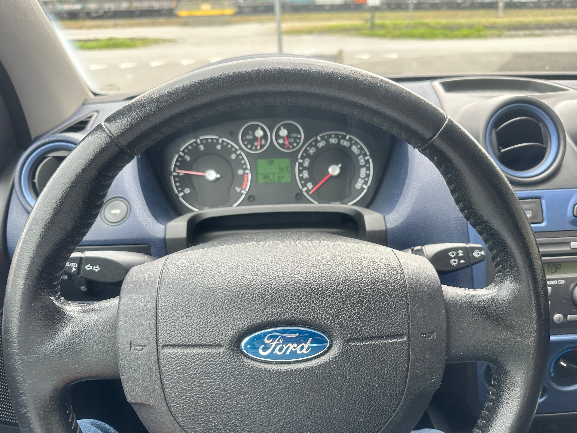 FORD Fiesta 1.4 16V Ambiente-image-10