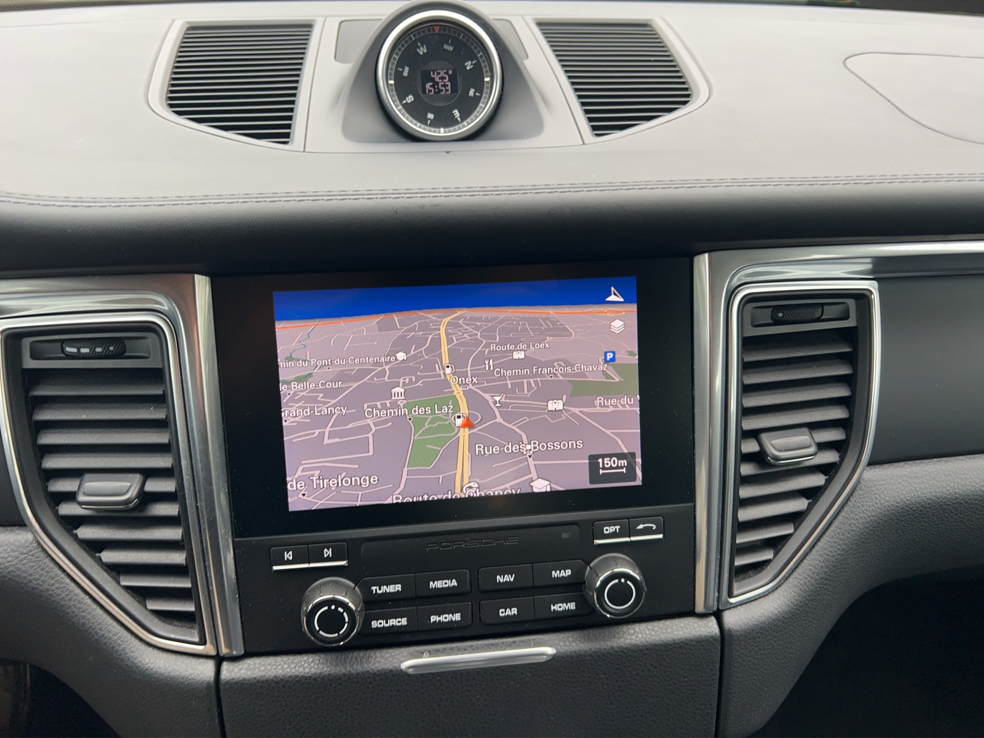 PORSCHE Macan PDK-image-23