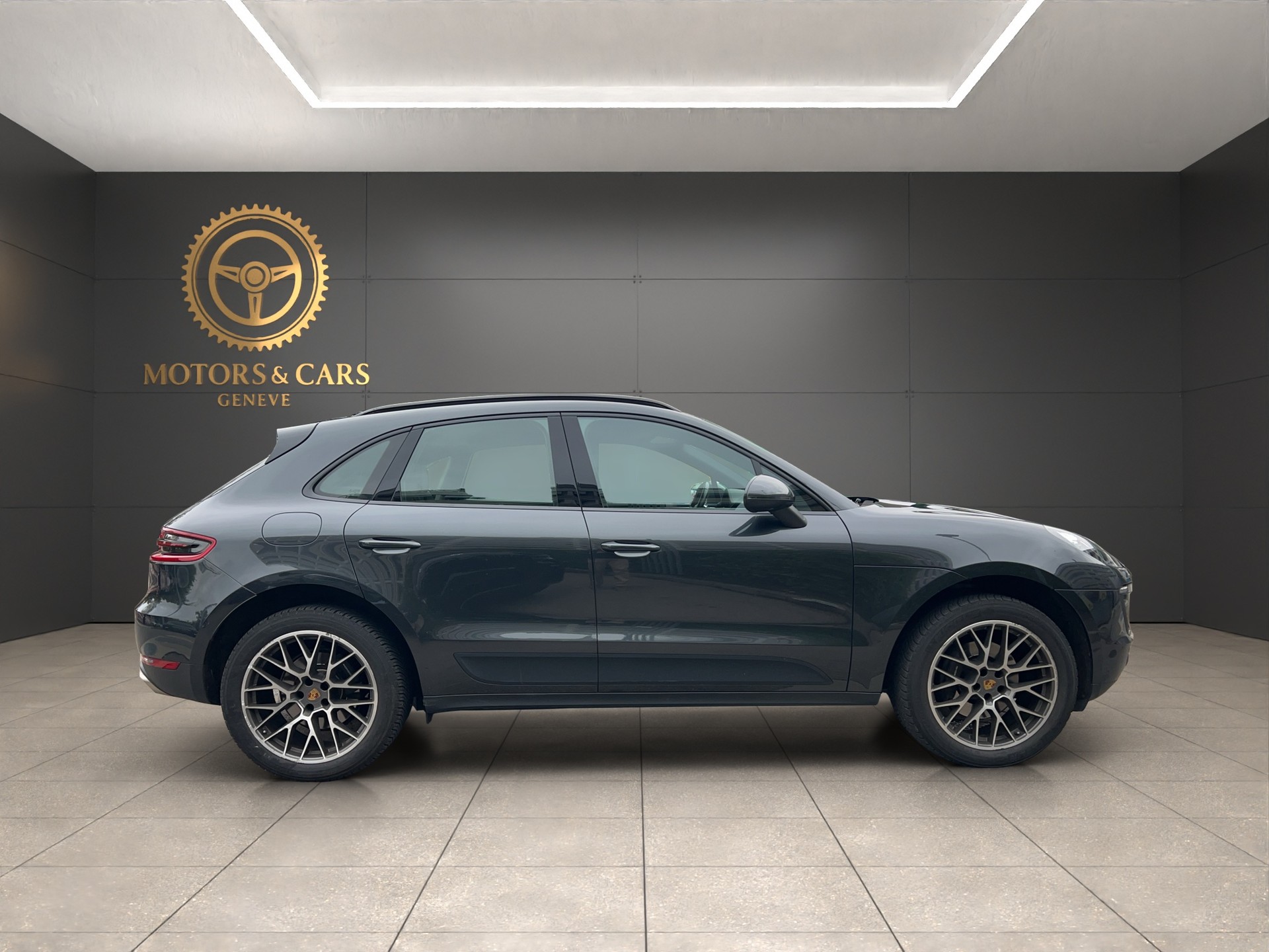 PORSCHE Macan PDK-image-3