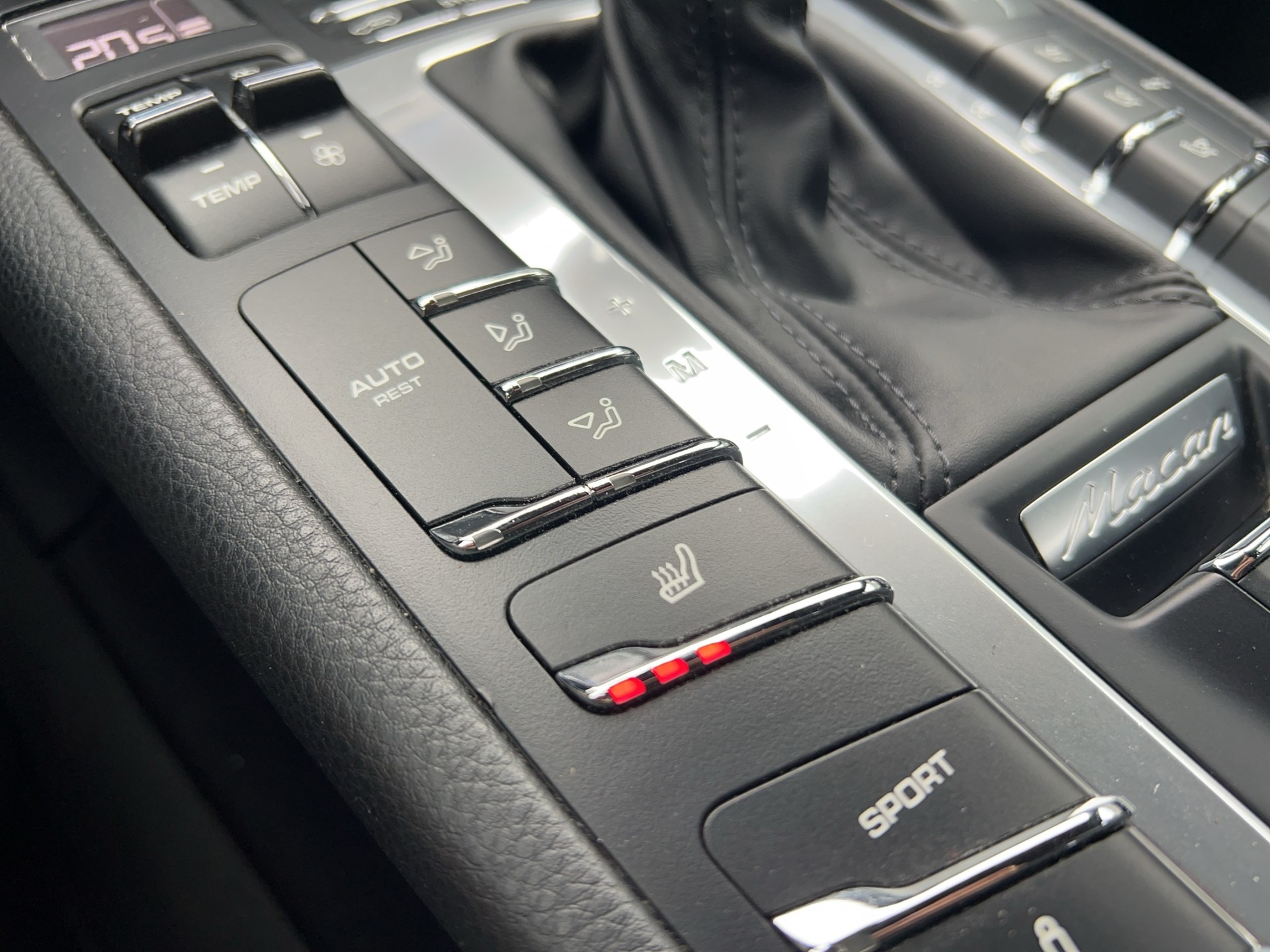 PORSCHE Macan PDK-image-25