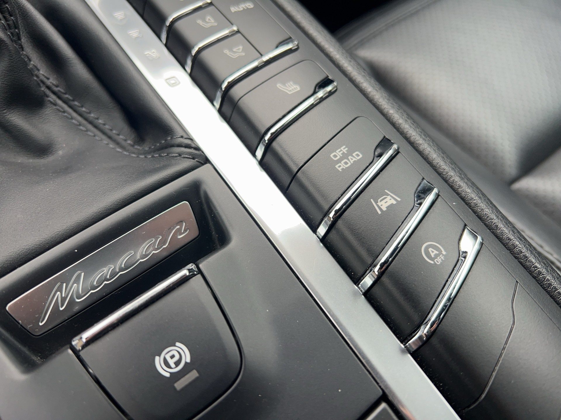 PORSCHE Macan PDK-image-26
