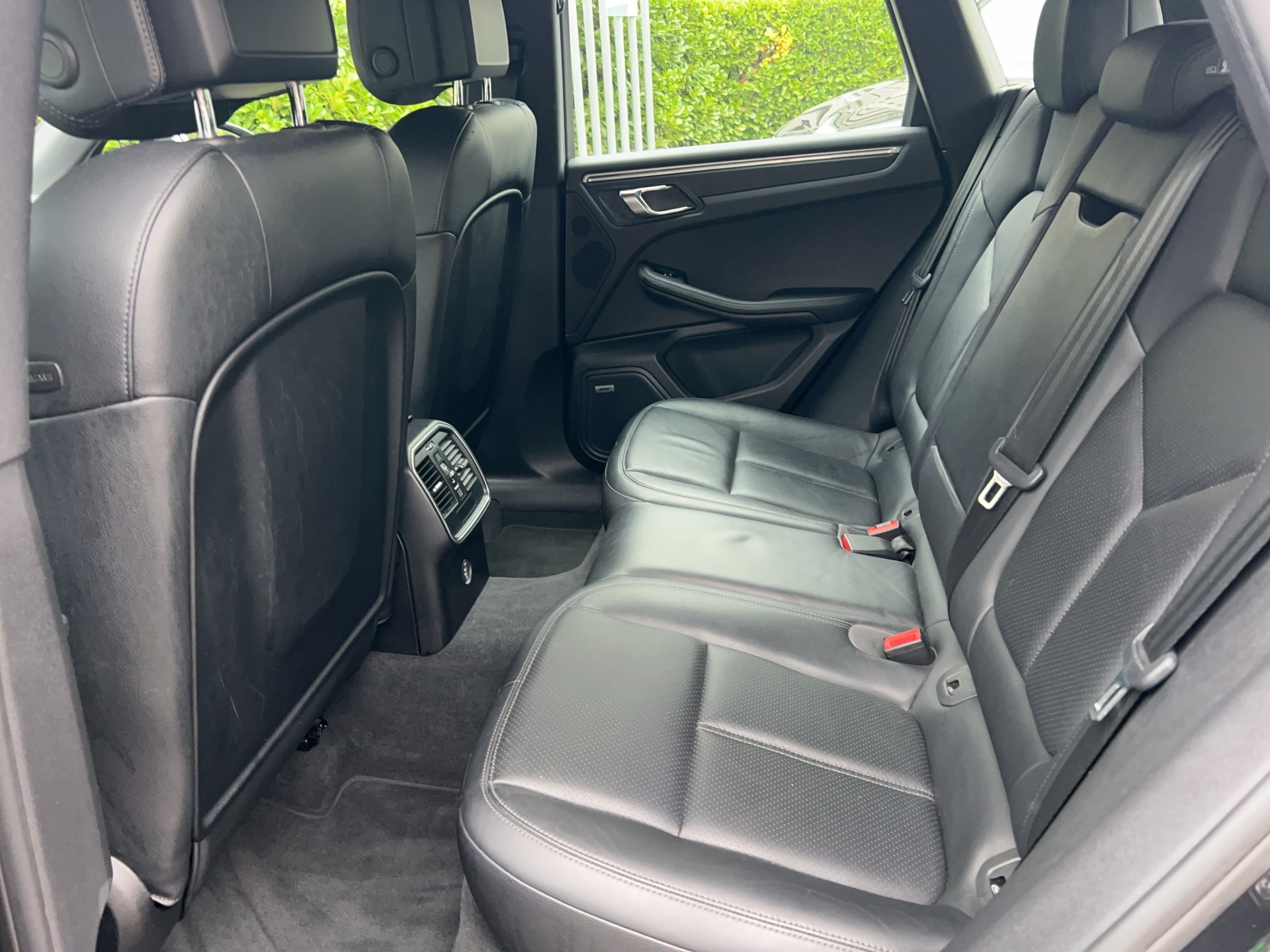 PORSCHE Macan PDK-image-12