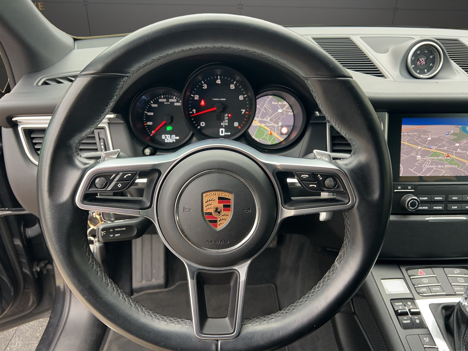 PORSCHE Macan PDK-image-16