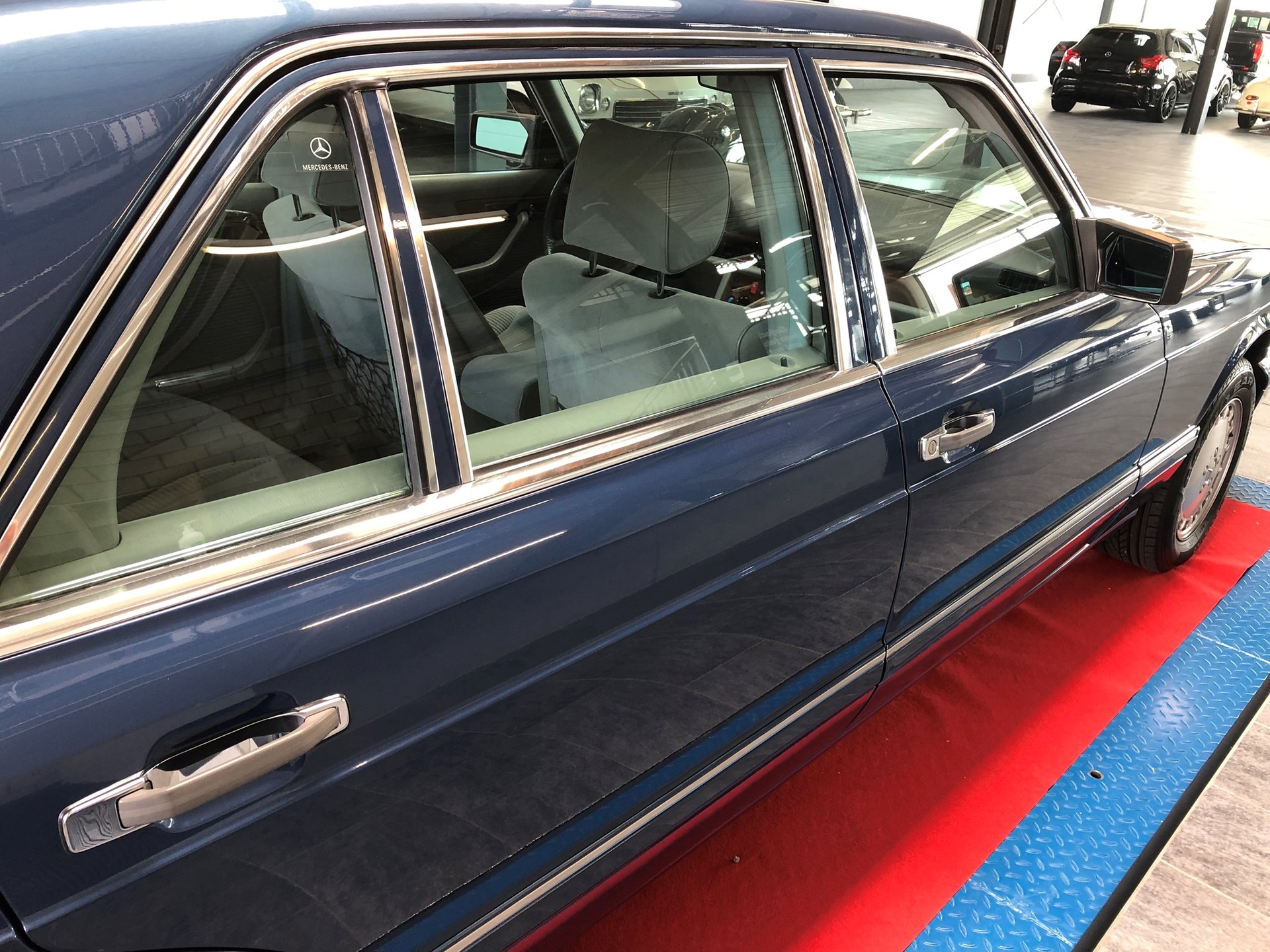 MERCEDES-BENZ 420 SEL-image-11