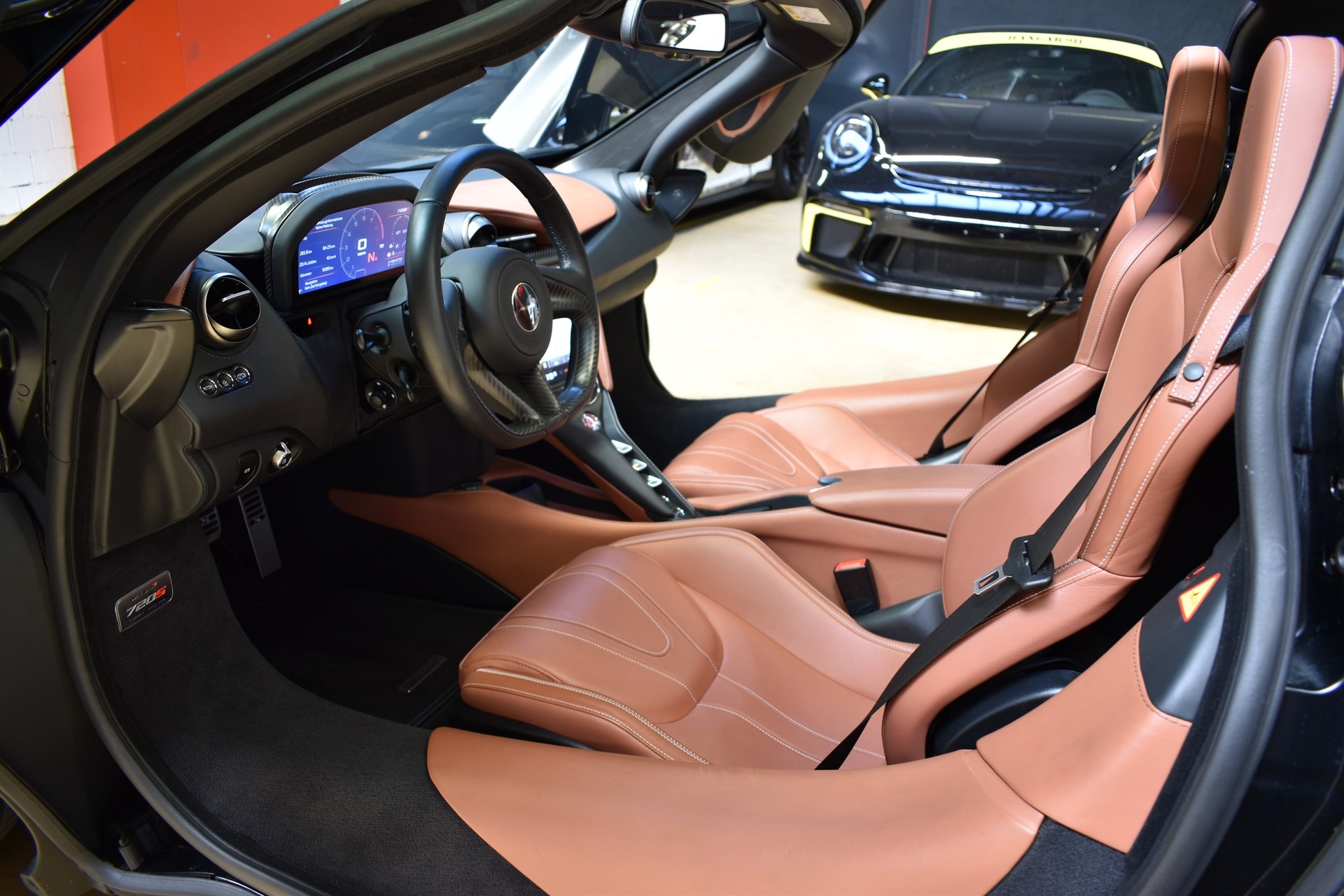 McLAREN 720S Coupé Luxury 4.0 V8 SSG-image-14