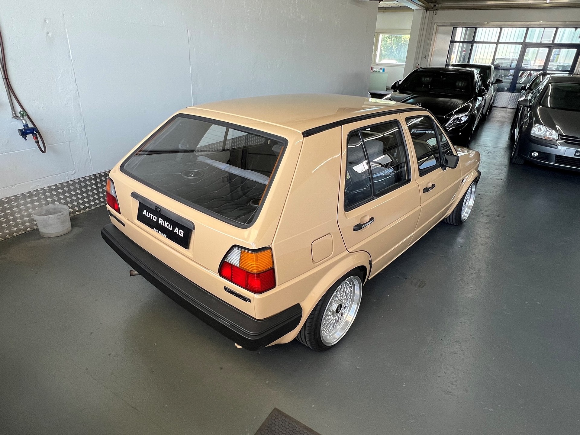 VW Golf 1600 CL-image-10