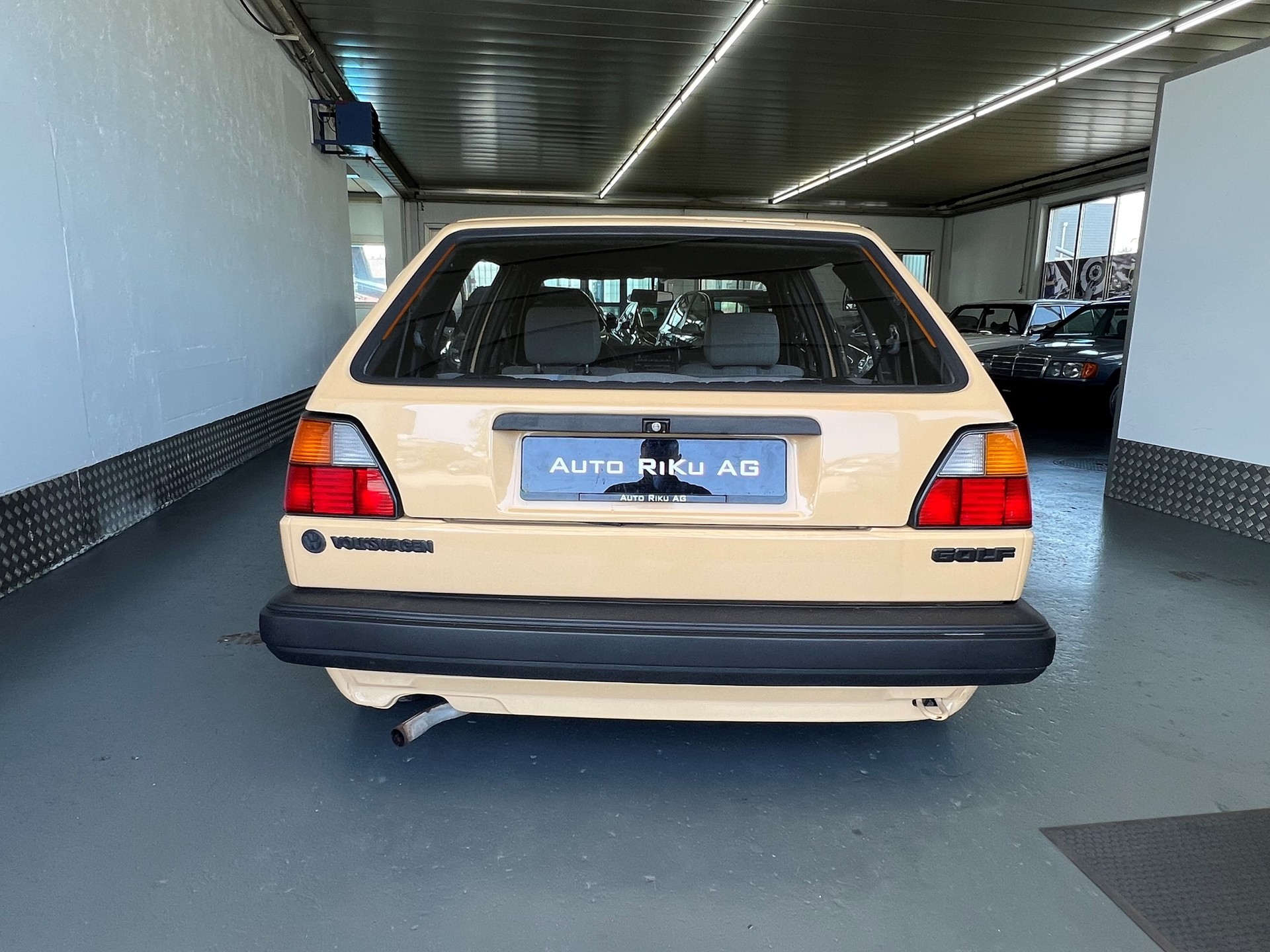 VW Golf 1600 CL-image-12