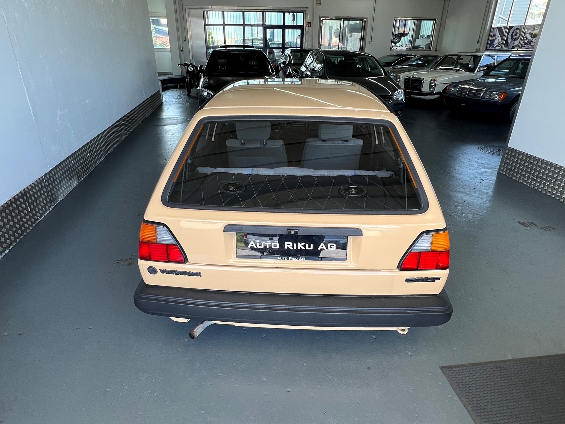 VW Golf 1600 CL-image-13