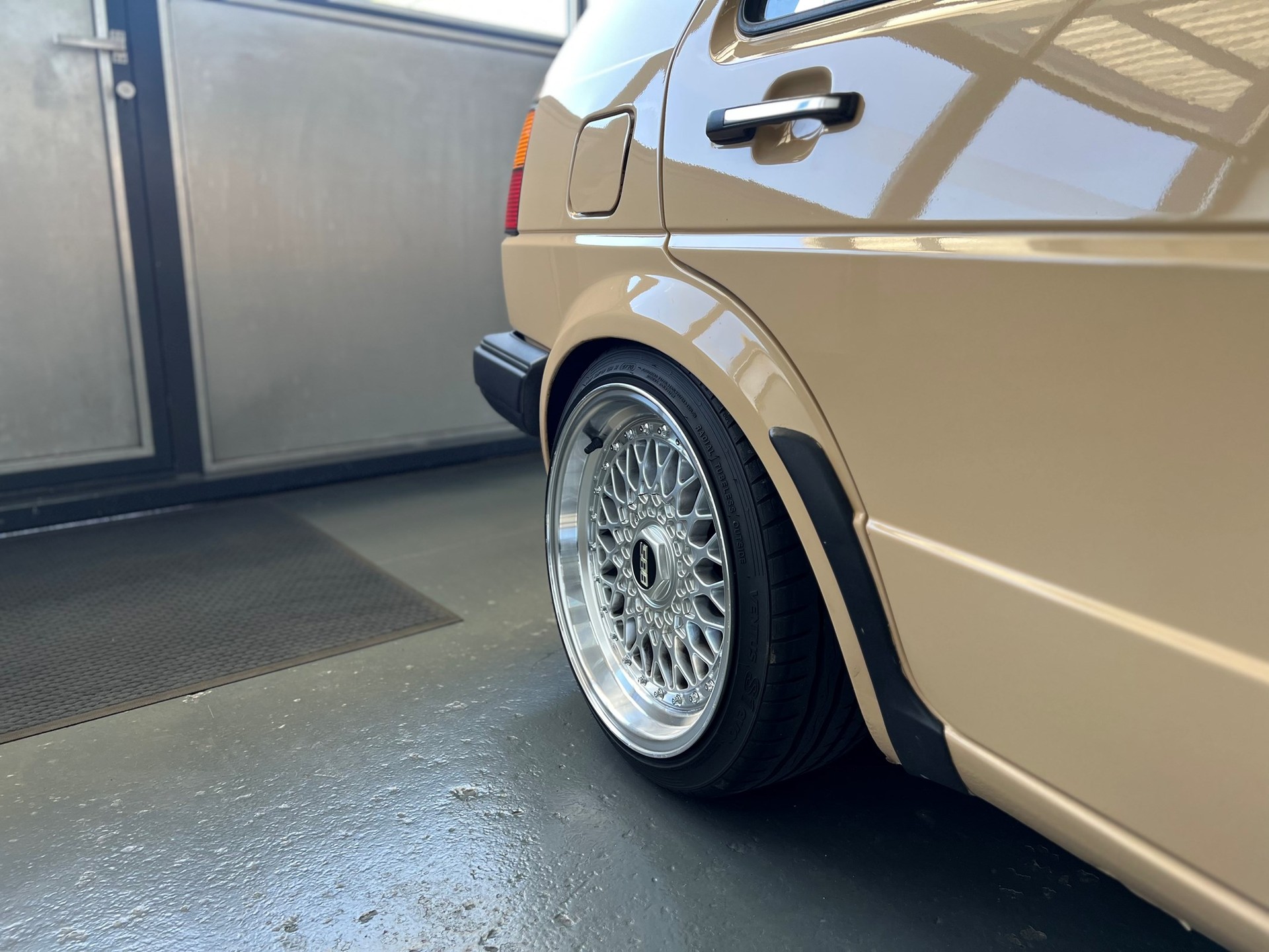 VW Golf 1600 CL-image-9
