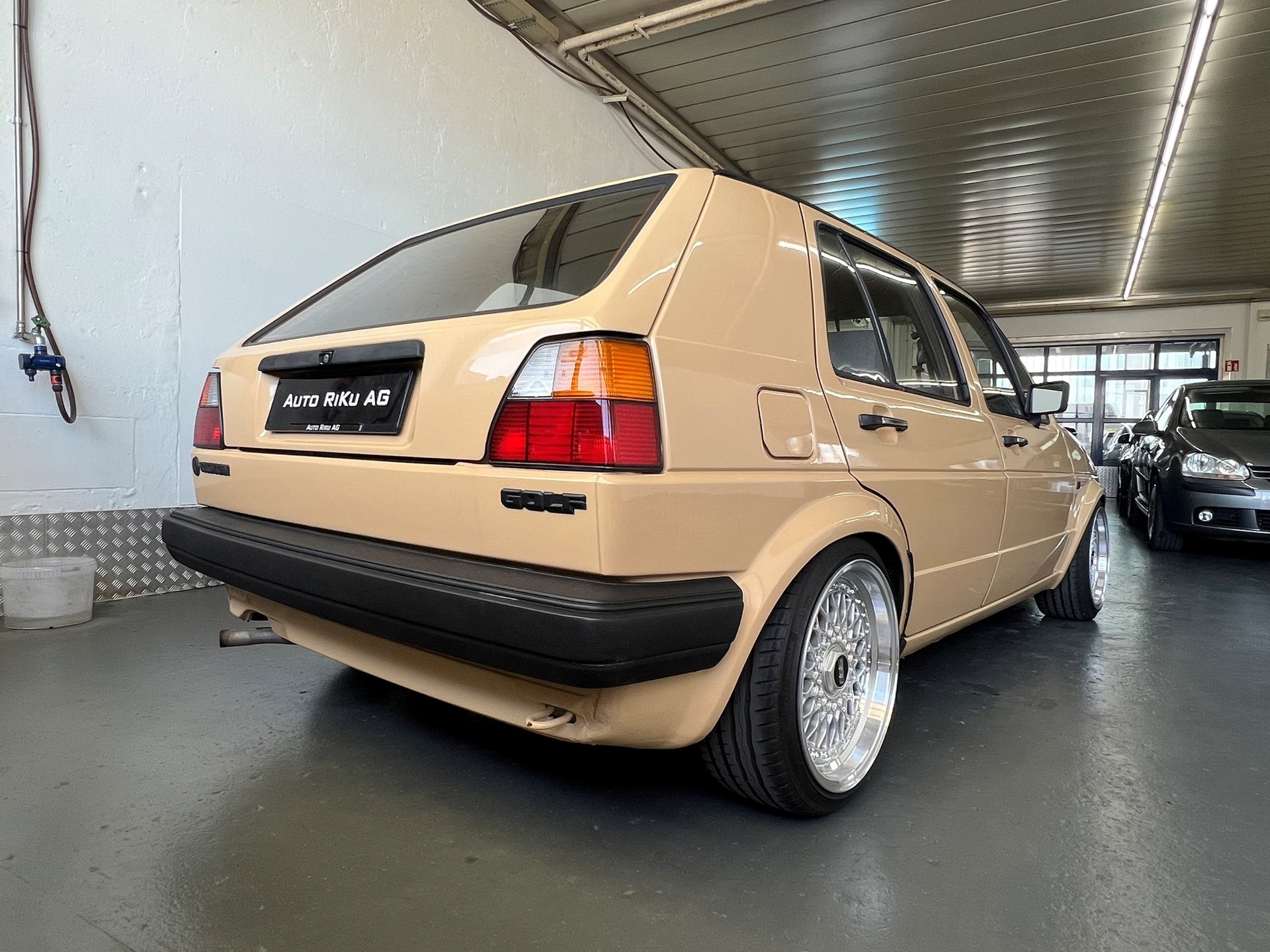 VW Golf 1600 CL-image-11