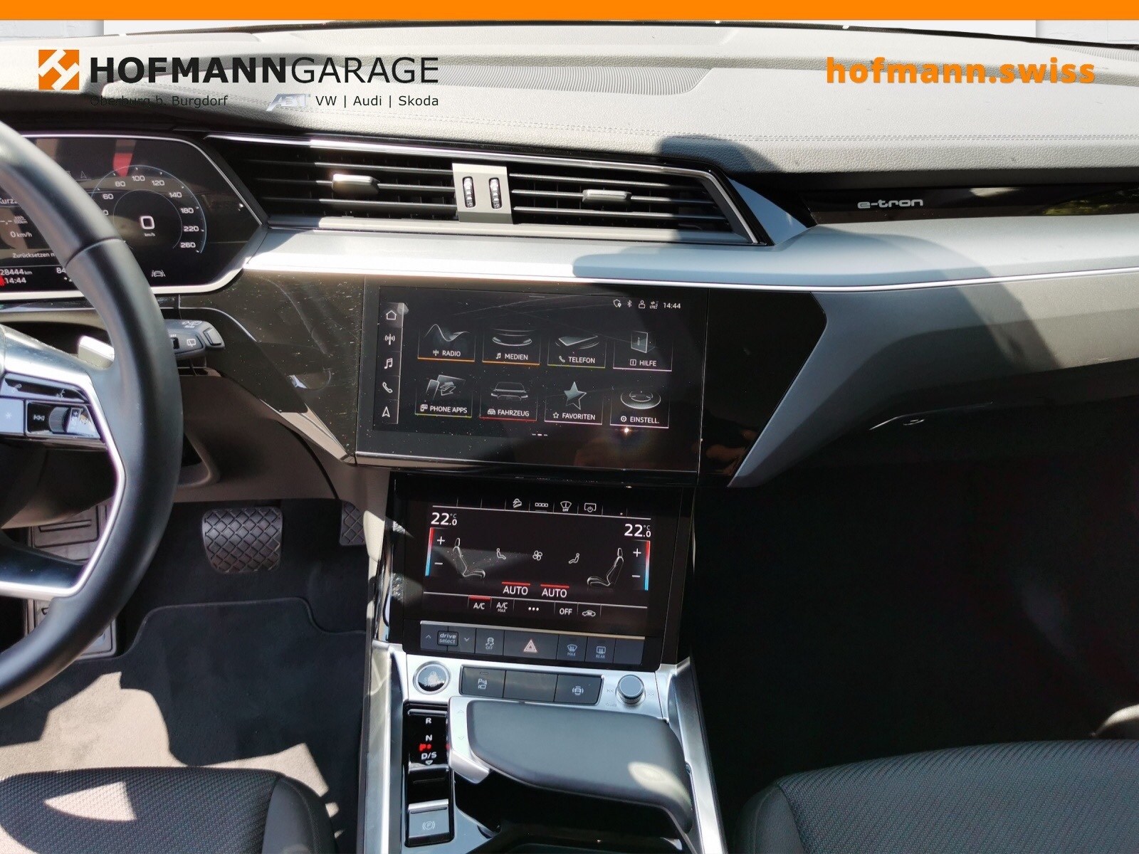 AUDI e-tron 50 quattro-image-10