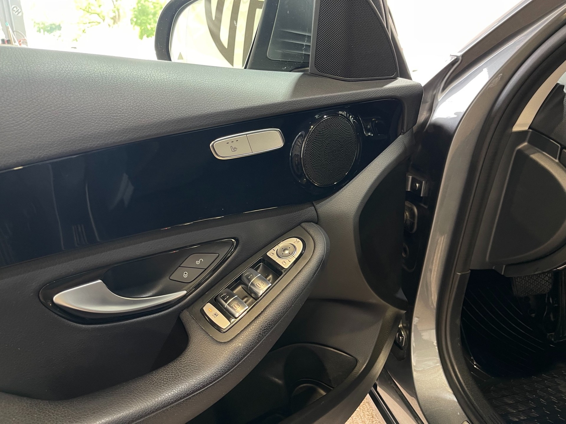 MERCEDES-BENZ C 250 d Avantgarde 4Matic 9G-Tronic-image-11