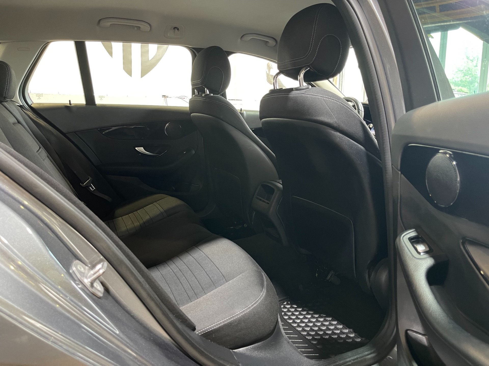 MERCEDES-BENZ C 250 d Avantgarde 4Matic 9G-Tronic-image-13