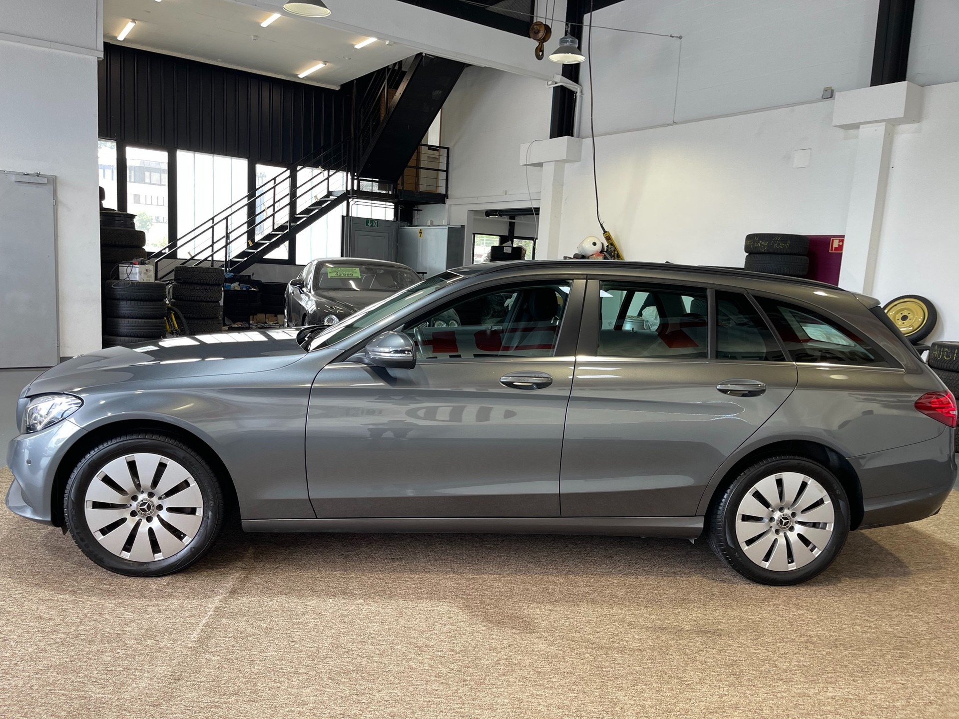 MERCEDES-BENZ C 250 d Avantgarde 4Matic 9G-Tronic-image-3