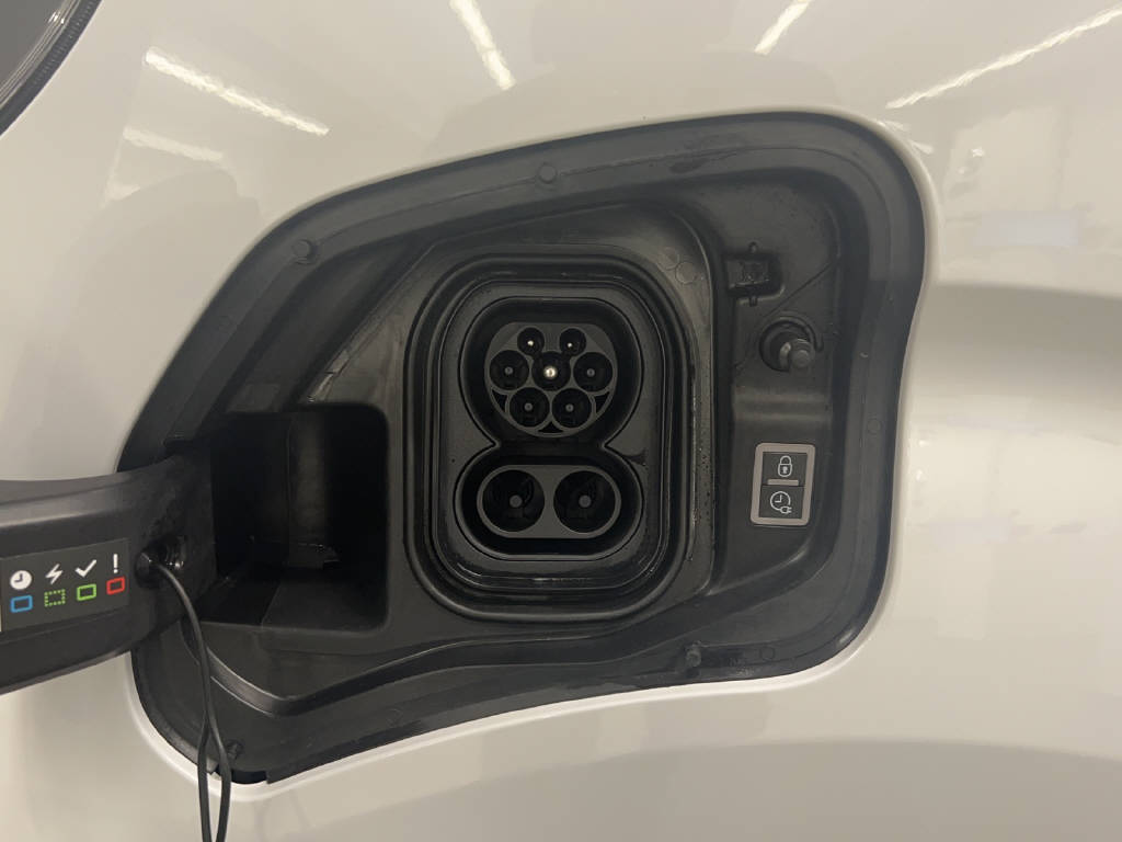 FIAT Scudo-E Kw L2 50 kWh Business Swiss Worker-image-12