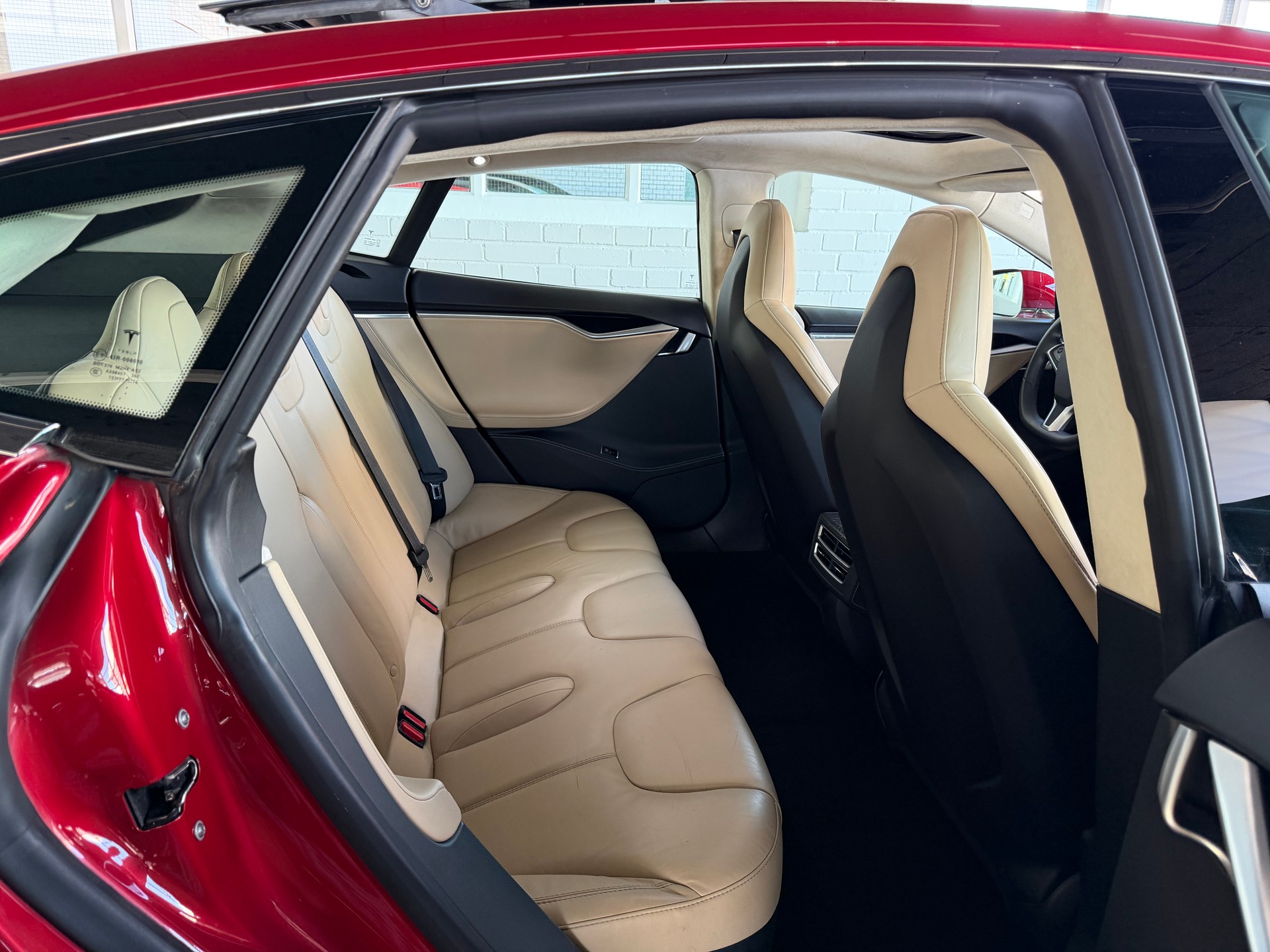 TESLA Model S 85 Signature Performance 85-image-10