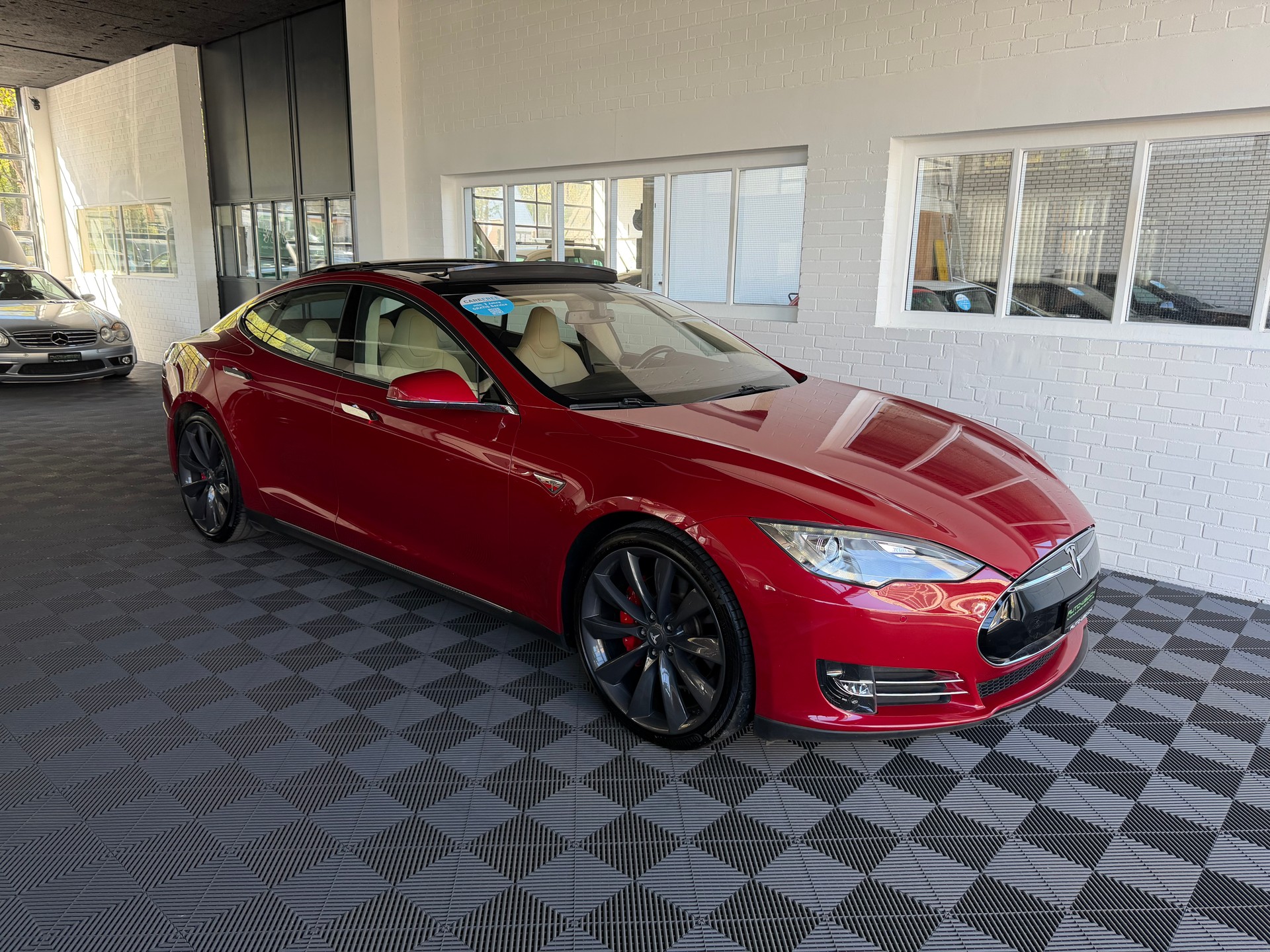 TESLA Model S 85 Signature Performance 85-image-0