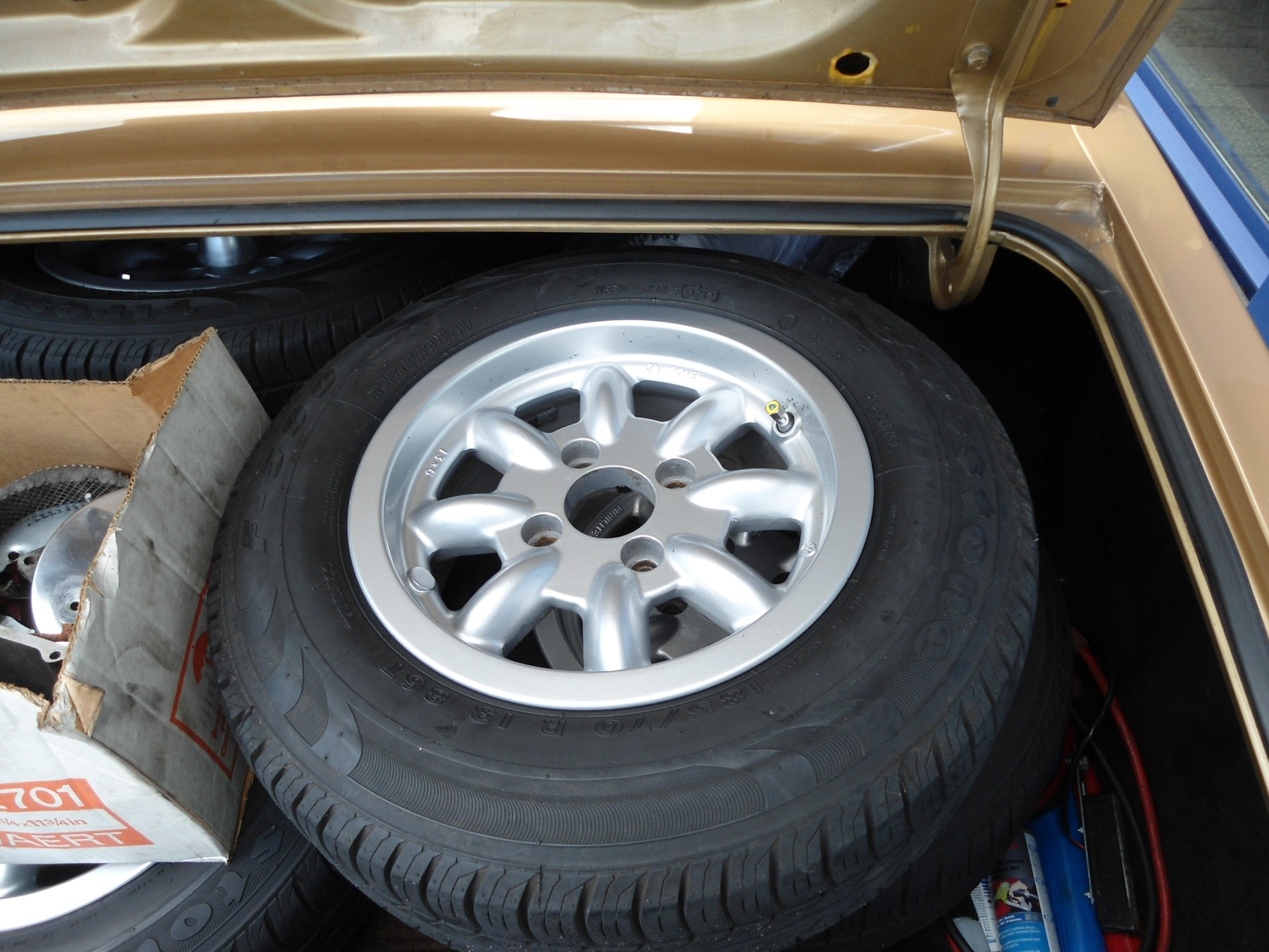 FORD 1600E-image-11
