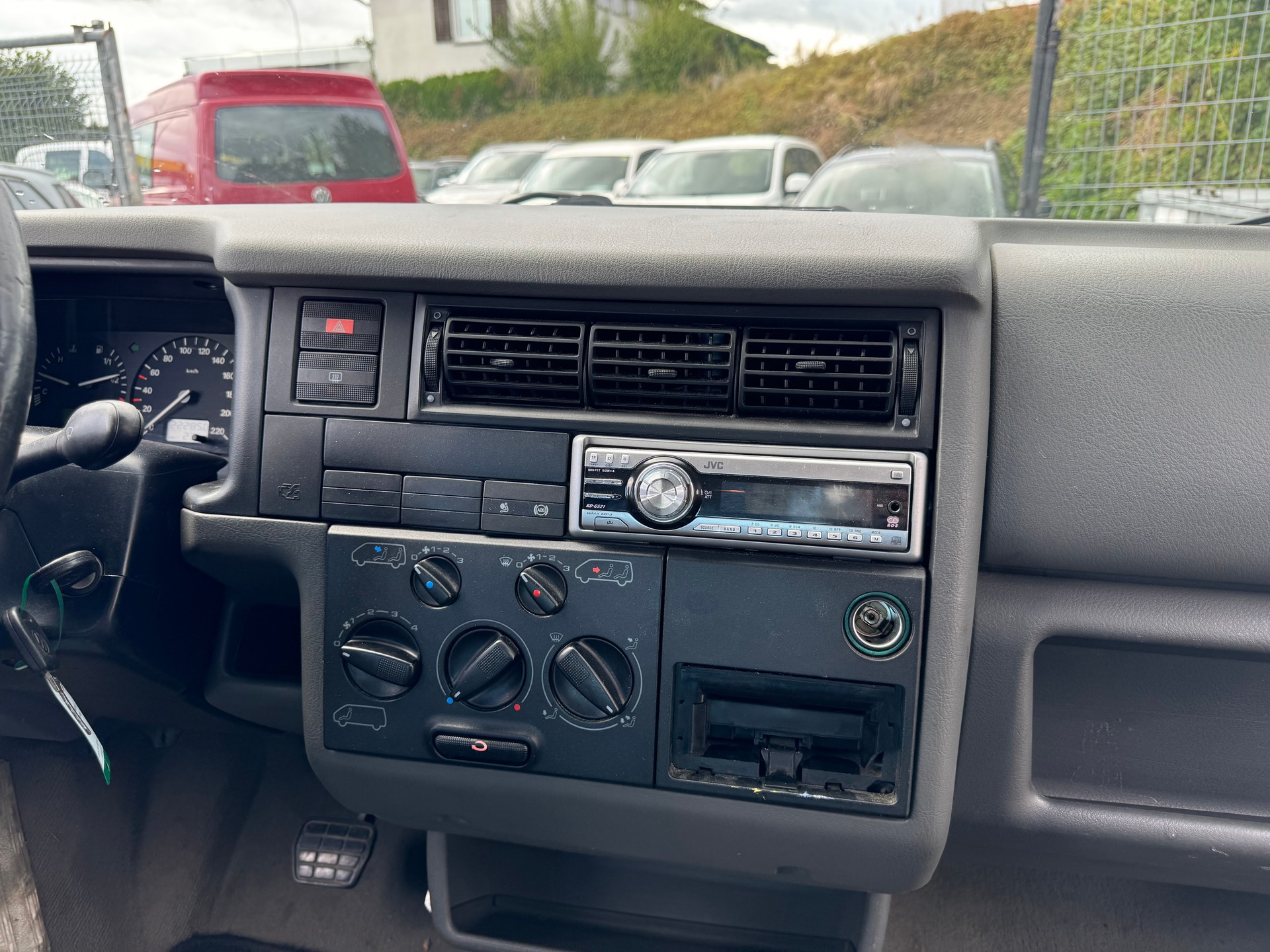 VW T4 Multivan 2.5 ABS-image-8