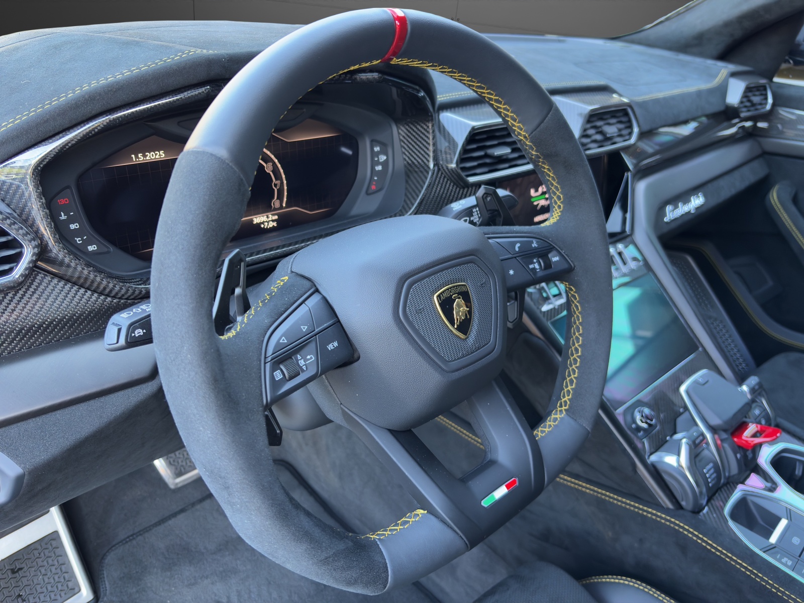 LAMBORGHINI Urus E-Gear Performante-image-3