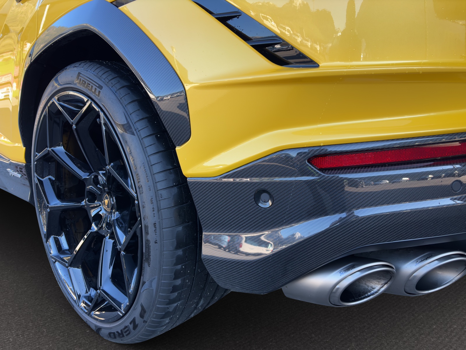 LAMBORGHINI Urus E-Gear Performante-image-12