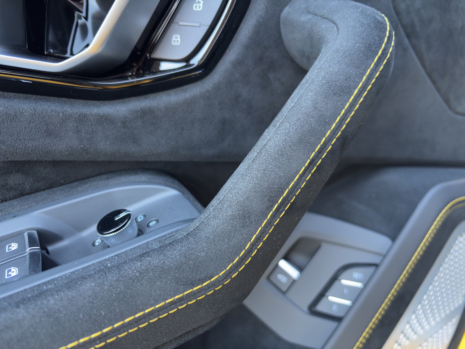 LAMBORGHINI Urus E-Gear Performante-image-5