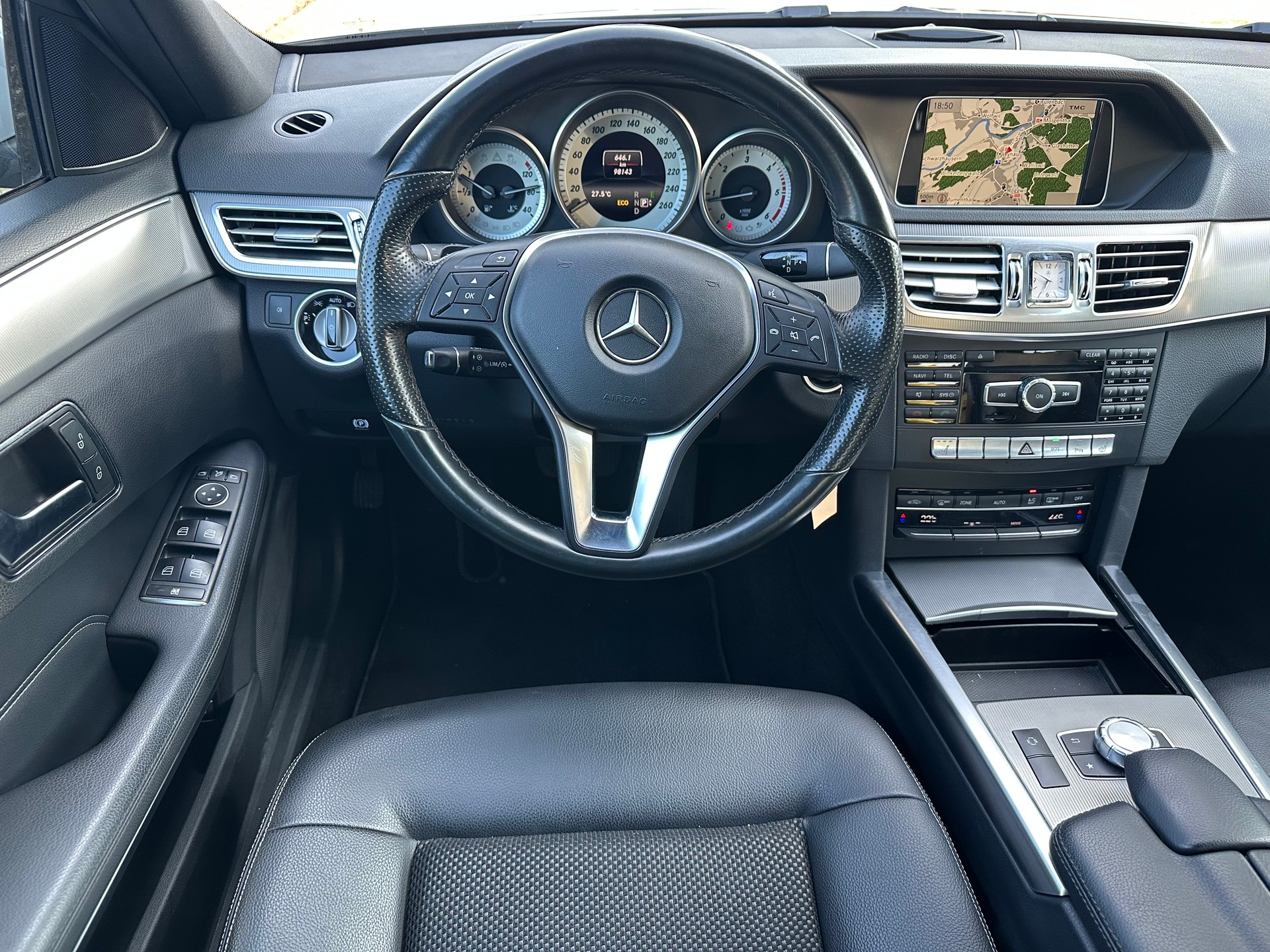 MERCEDES-BENZ E 250 CDI Elégance 4Matic 7G-Tronic-image-8