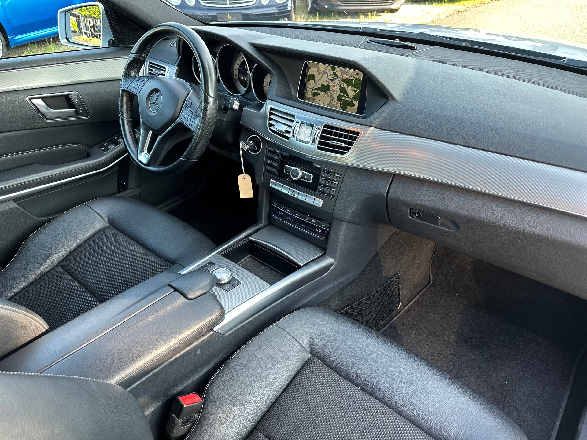 MERCEDES-BENZ E 250 CDI Elégance 4Matic 7G-Tronic-image-6