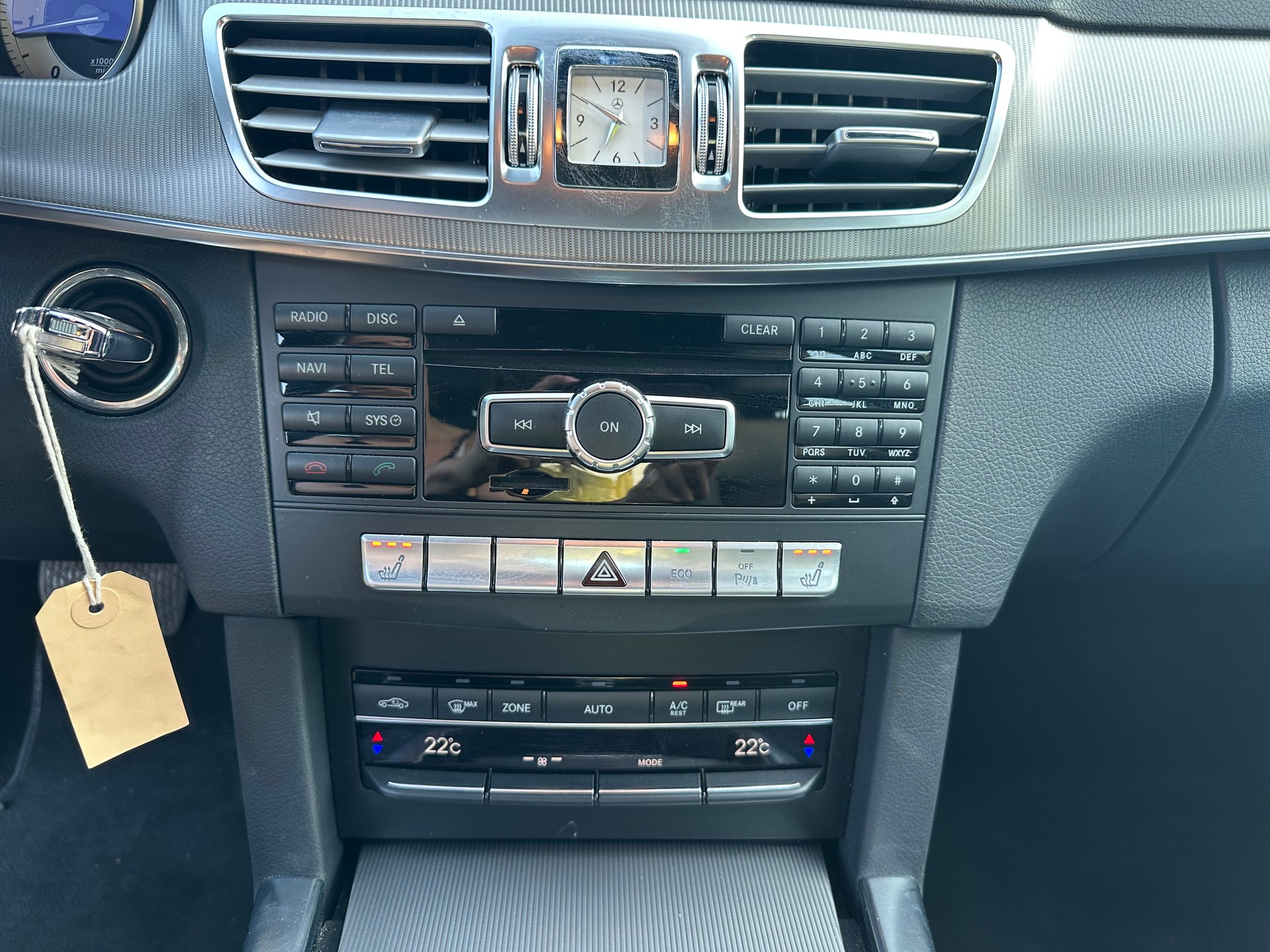 MERCEDES-BENZ E 250 CDI Elégance 4Matic 7G-Tronic-image-12