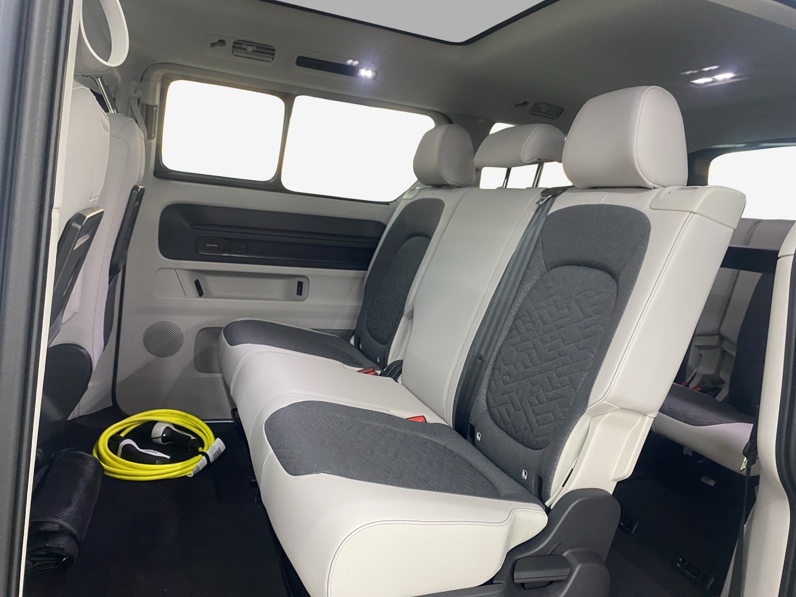 VW ID.Buzz LWB Pro-image-11