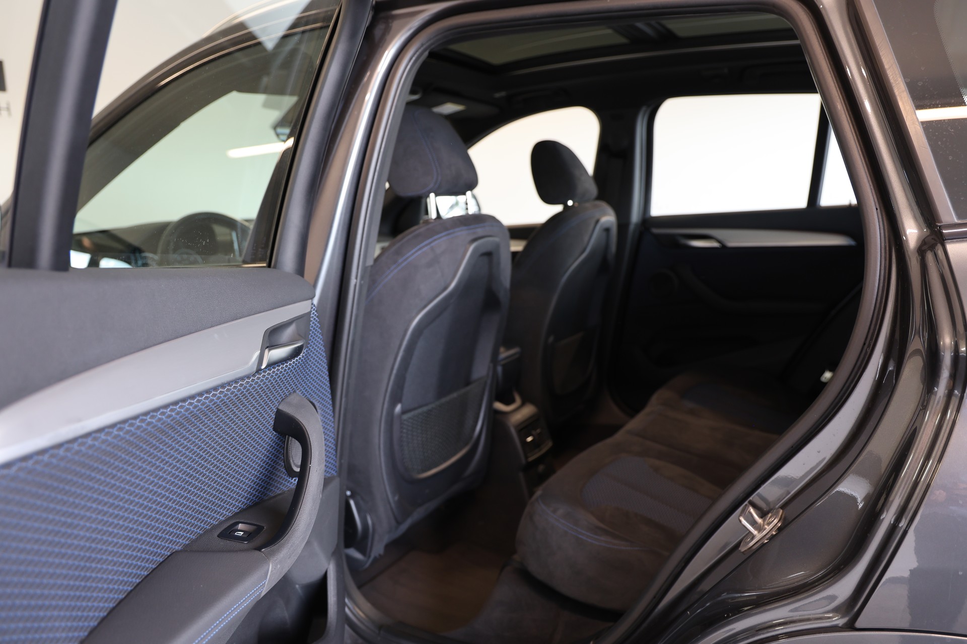 BMW X1 xDrive 25d M Sport Steptronic-image-12