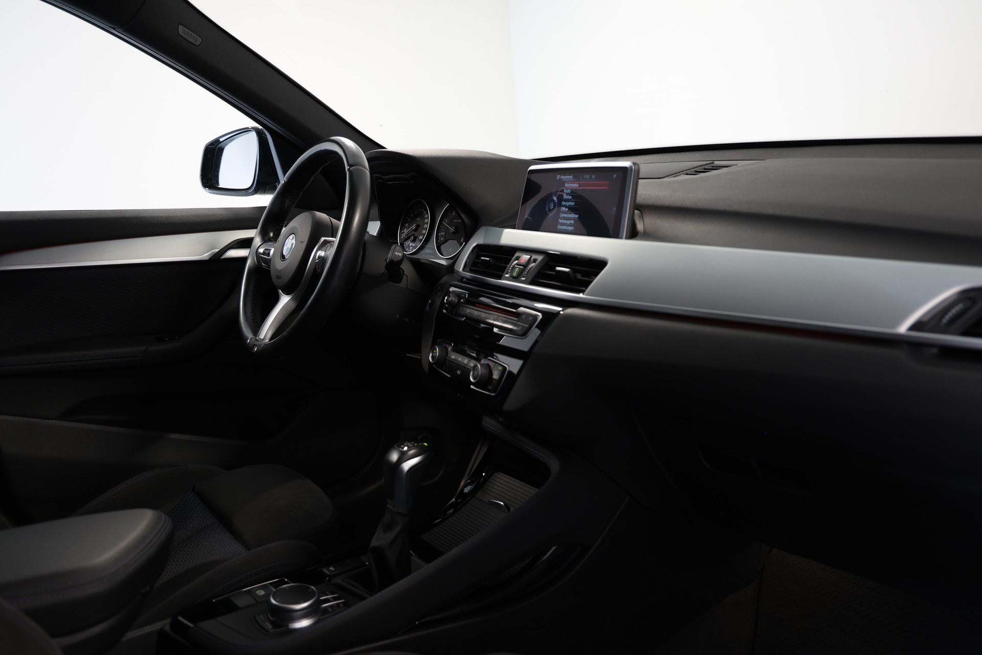 BMW X1 xDrive 25d M Sport Steptronic-image-11