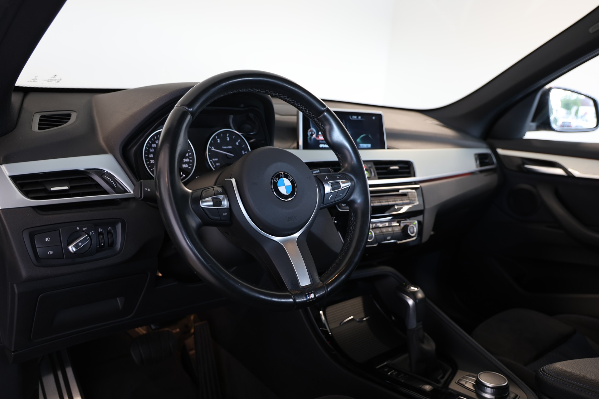 BMW X1 xDrive 25d M Sport Steptronic-image-6