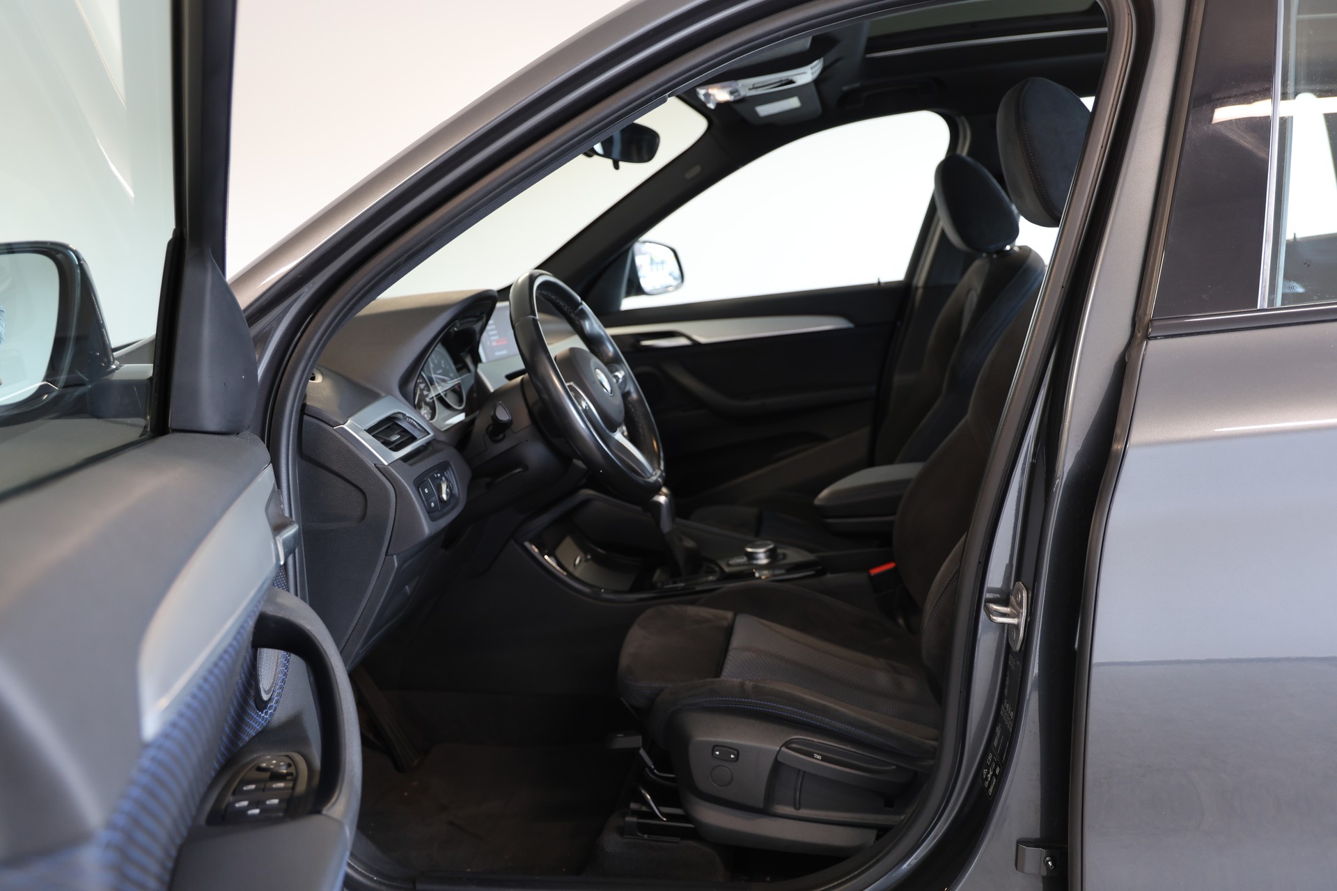 BMW X1 xDrive 25d M Sport Steptronic-image-5