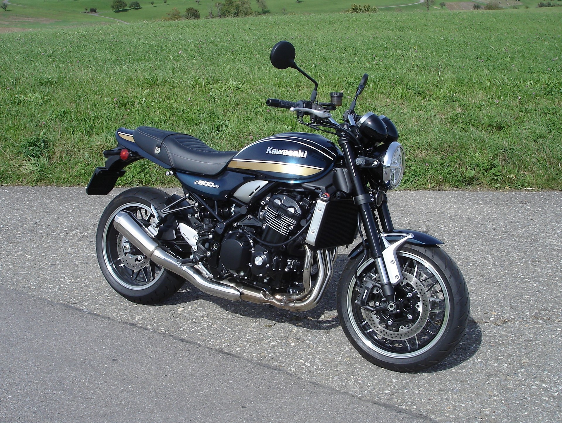 KAWASAKI Z 900 RS-image-1