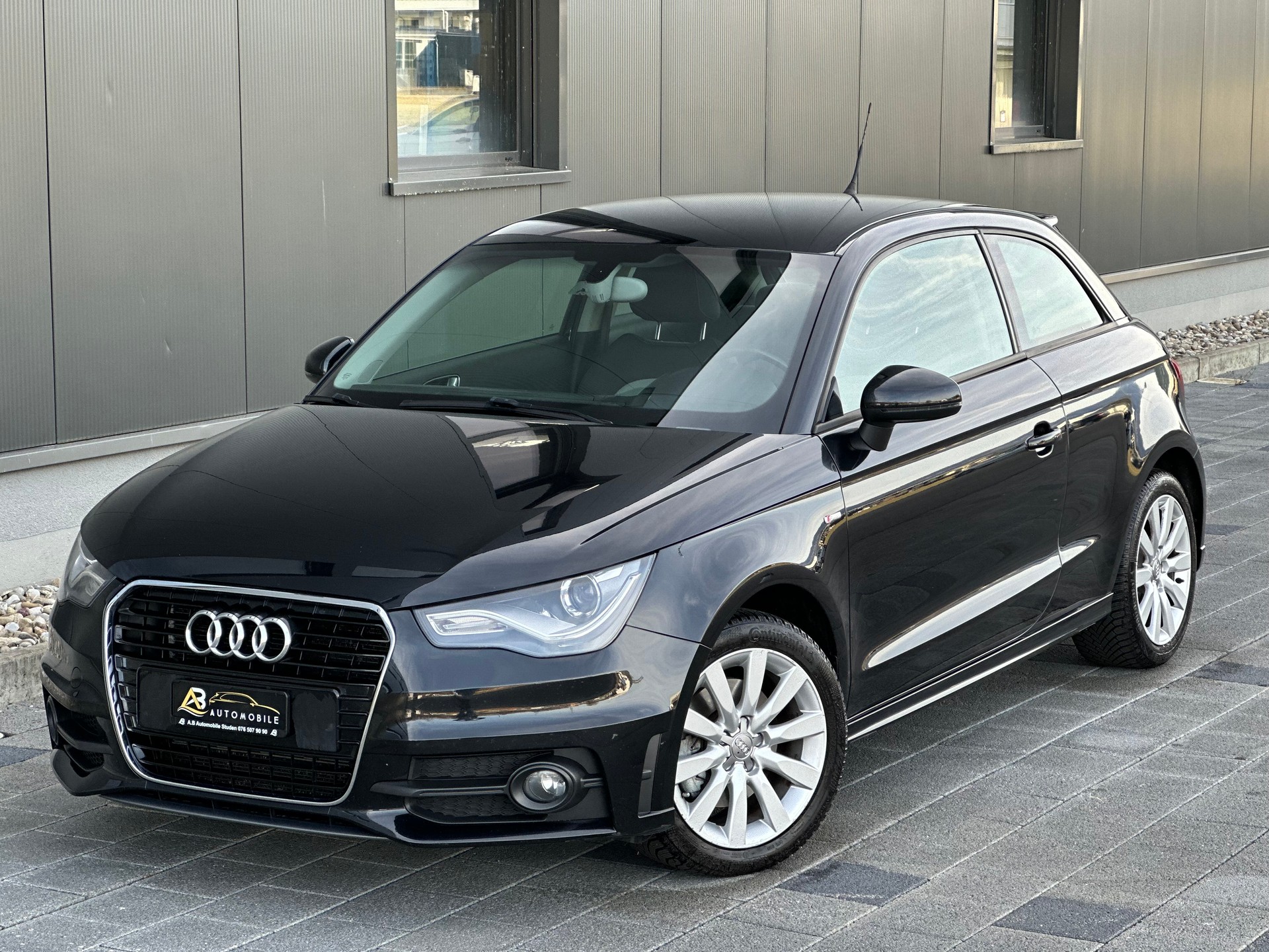 AUDI A1 1.4 TFSI Attraction S-tronic-image-5