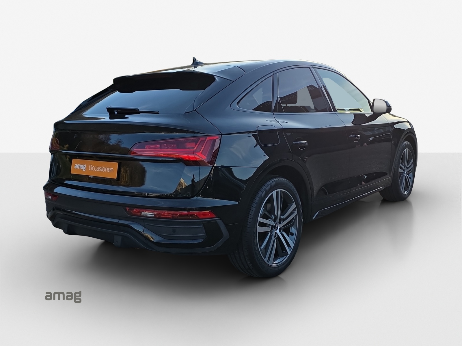 AUDI Q5 Sportback 55 TFSI e PHEV S line quattro S-tronic-image-4