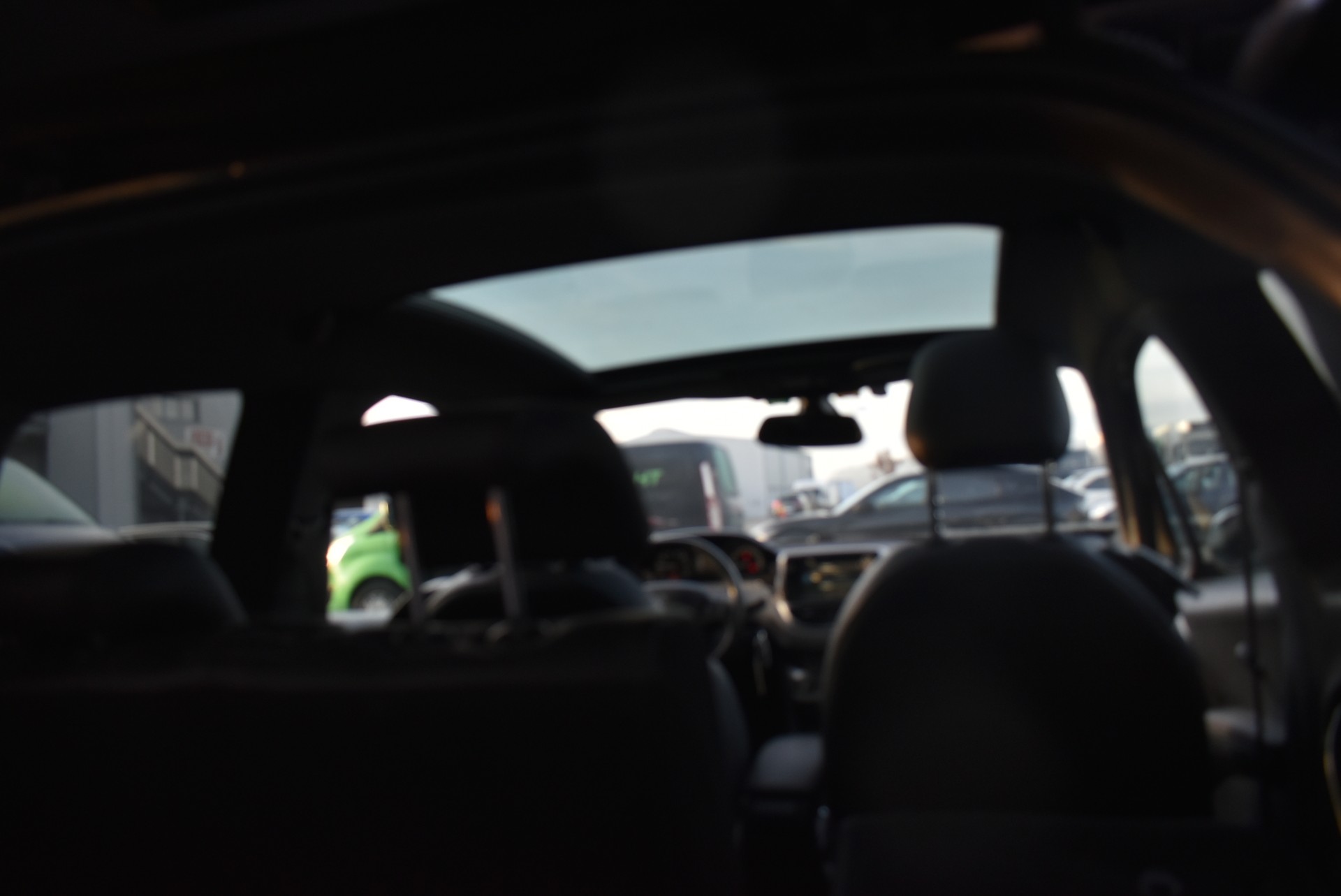 PEUGEOT 208 1.6 Turbo Allure-image-7
