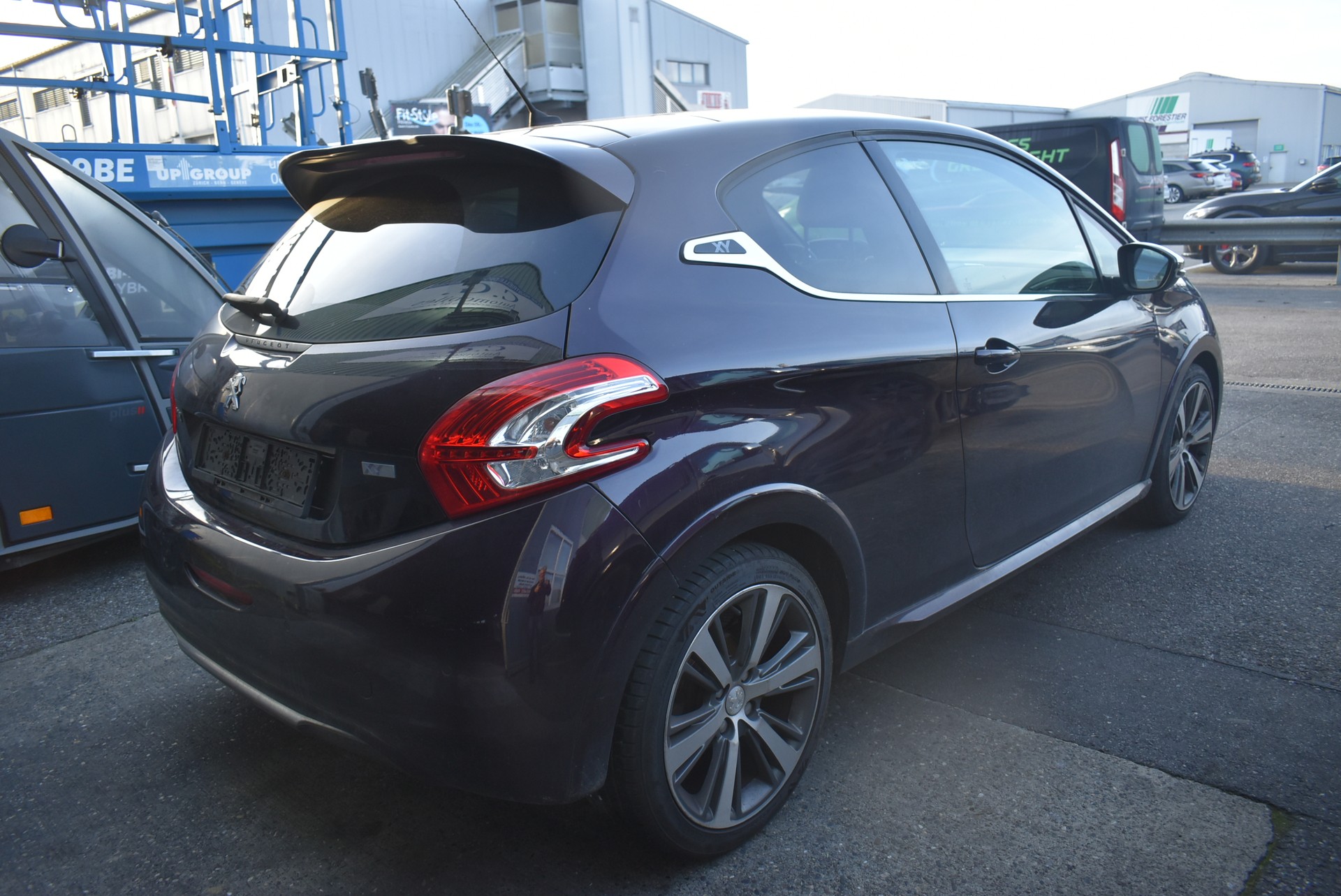 PEUGEOT 208 1.6 Turbo Allure-image-4
