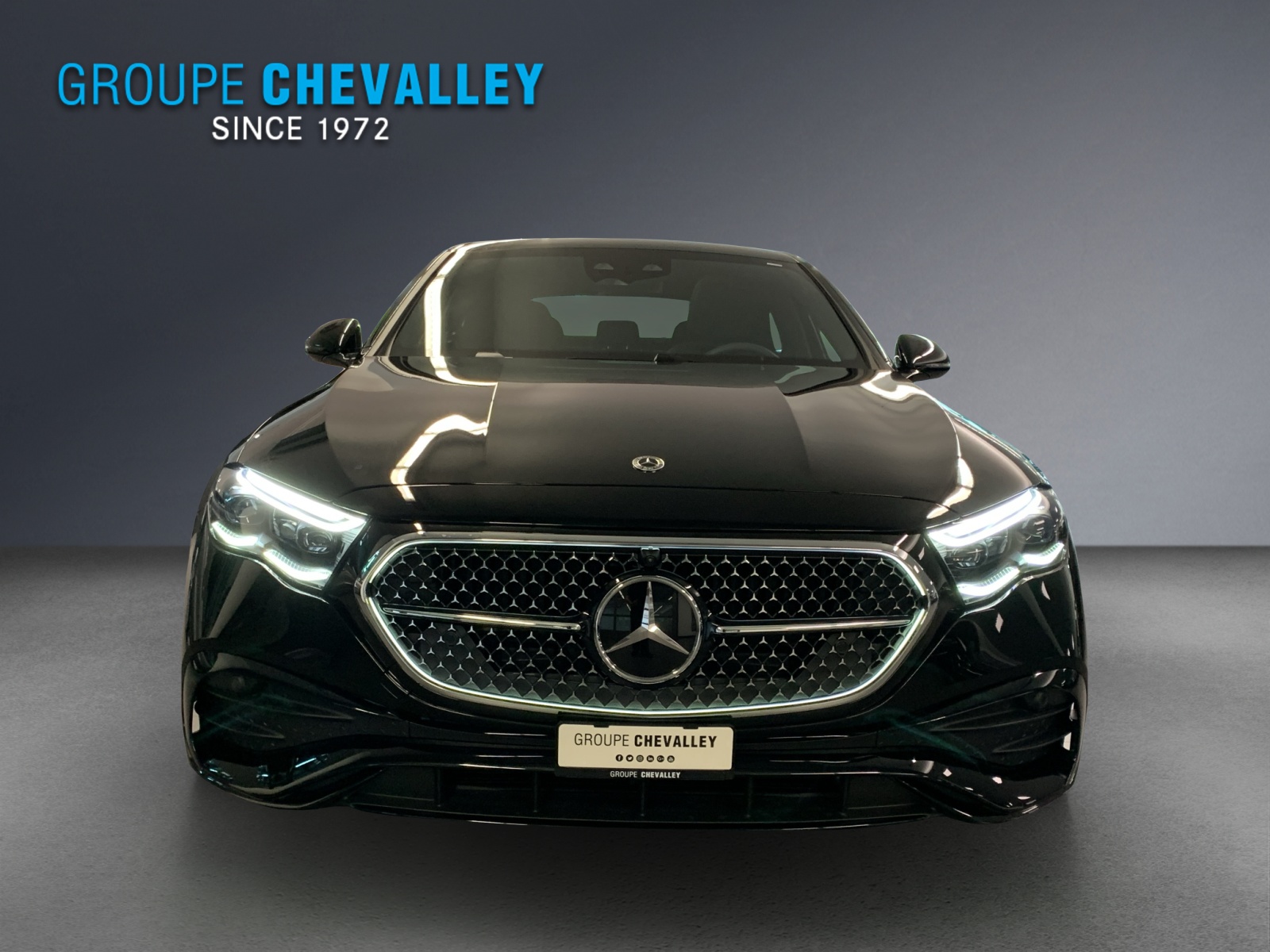 MERCEDES-BENZ E 300e 4MATIC EQ Hybrid-image-4